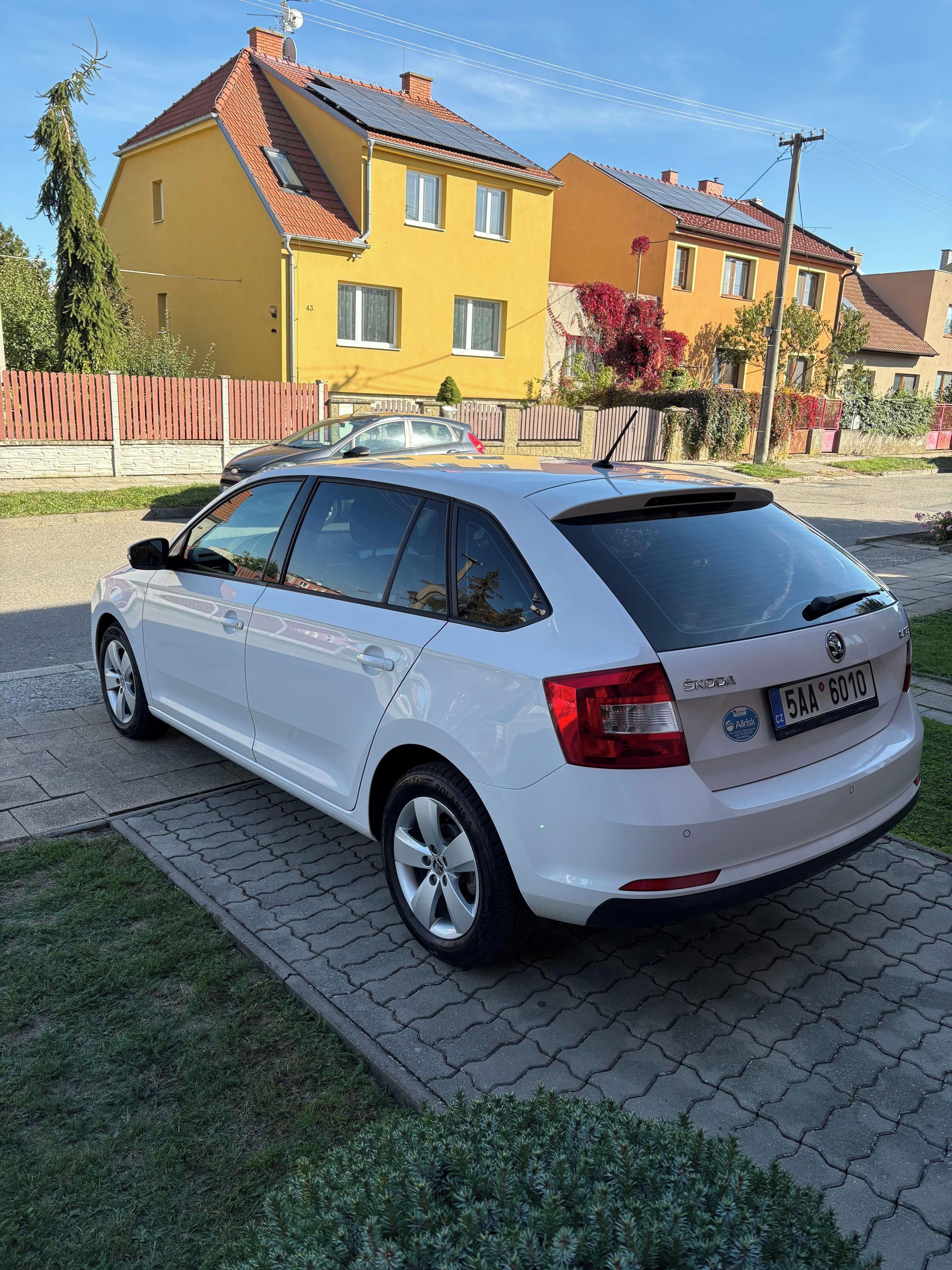Škoda Rapid, Škoda Rapid Spaceback 1.6 TDI - fotka 6