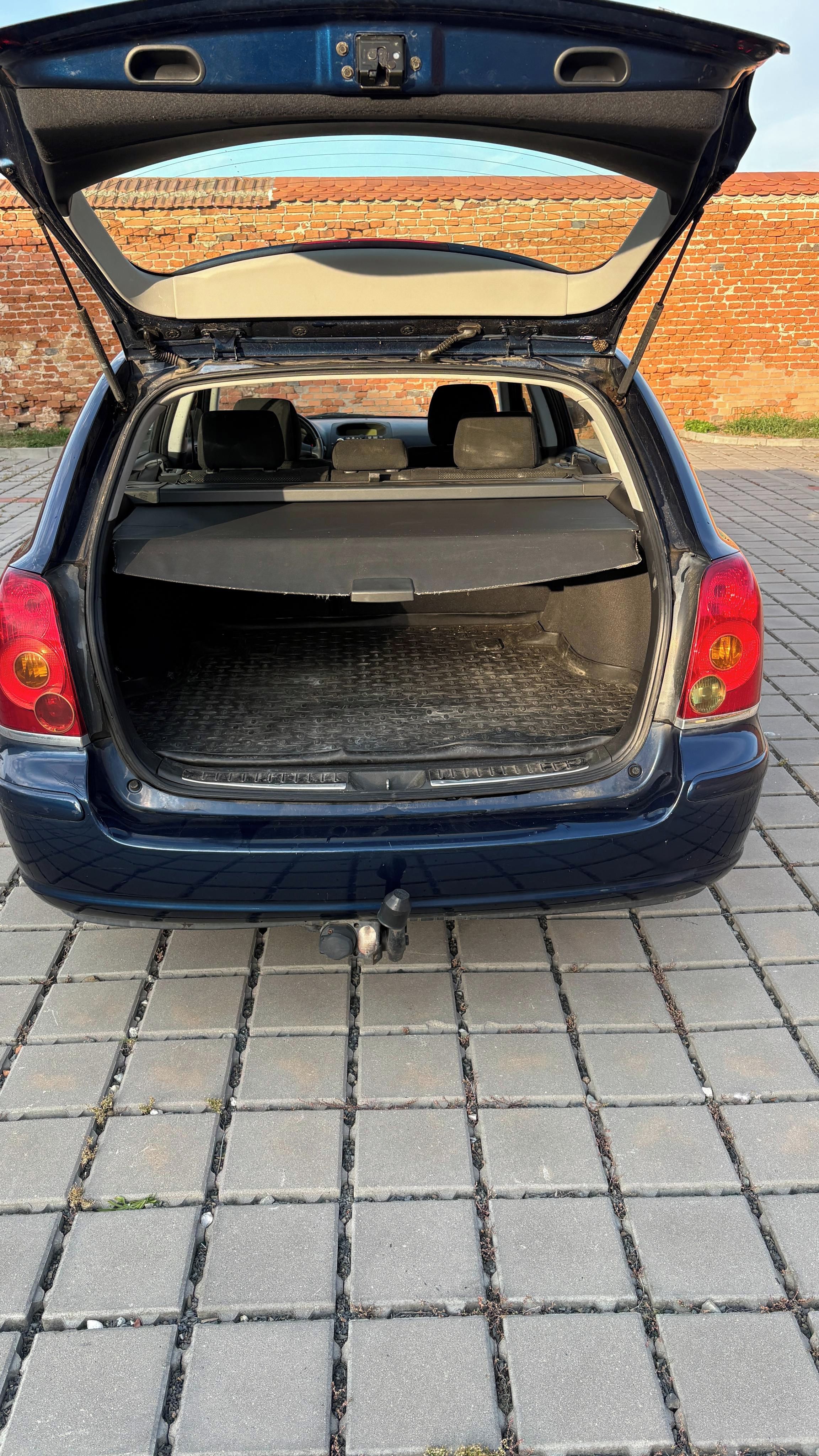 Toyota Avensis, Toyota Avensis 1.8 benzín (200 - fotka 4