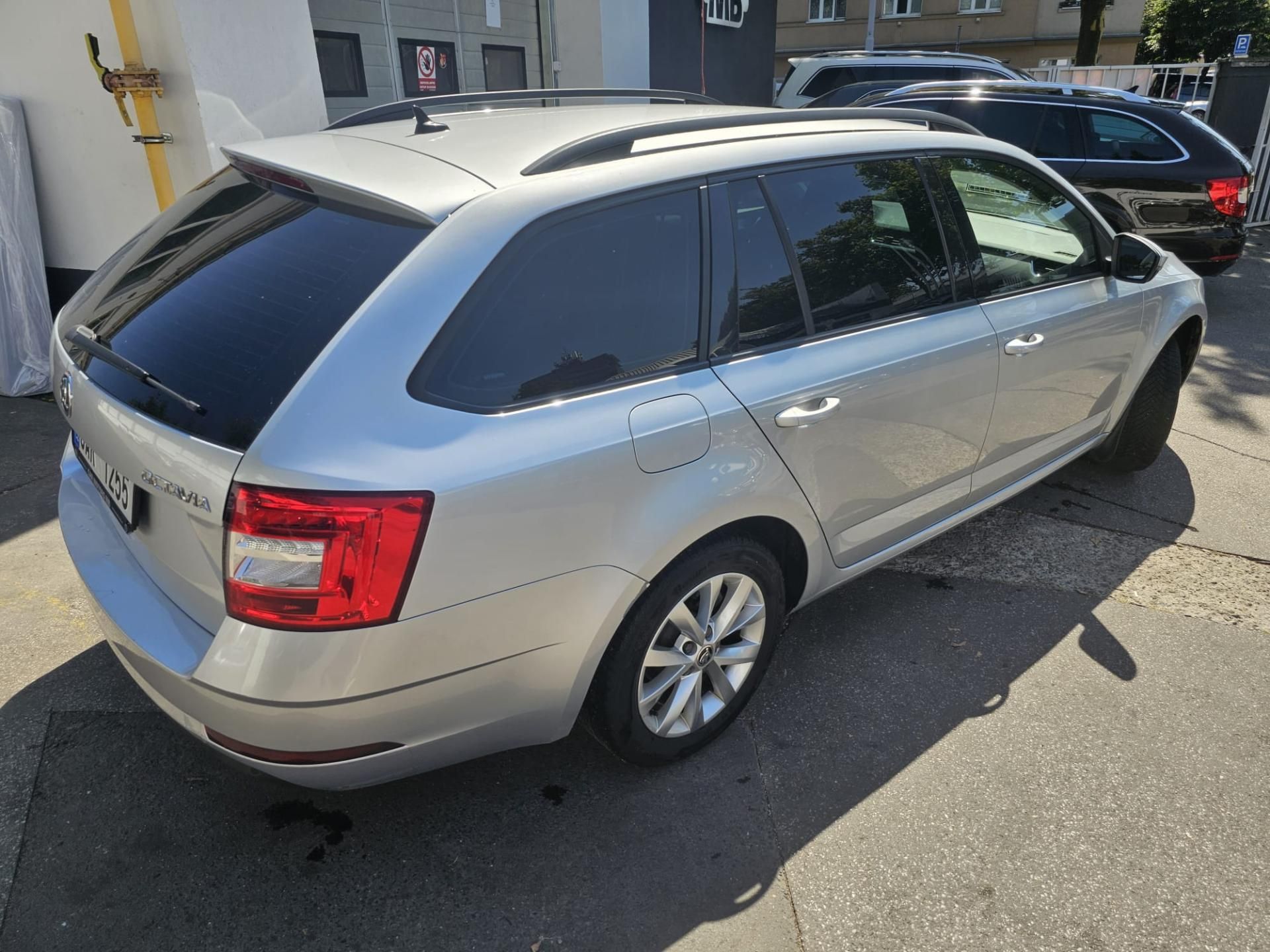 Škoda Octavia, 2.0TDI 110kW DSG kombi - fotka 4