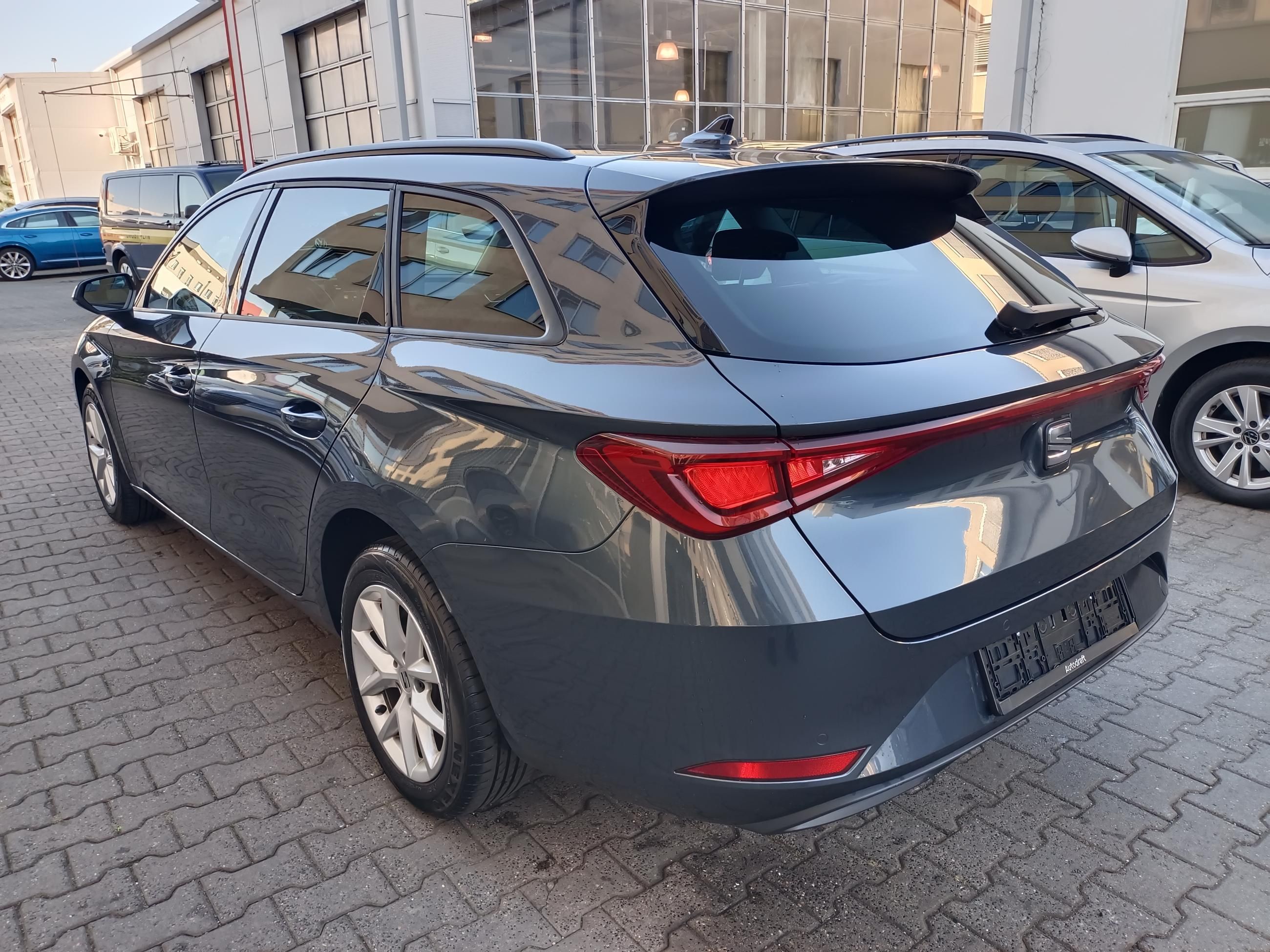 Seat Leon, 2.0 TDI 110kW DSG Style - fotka 4