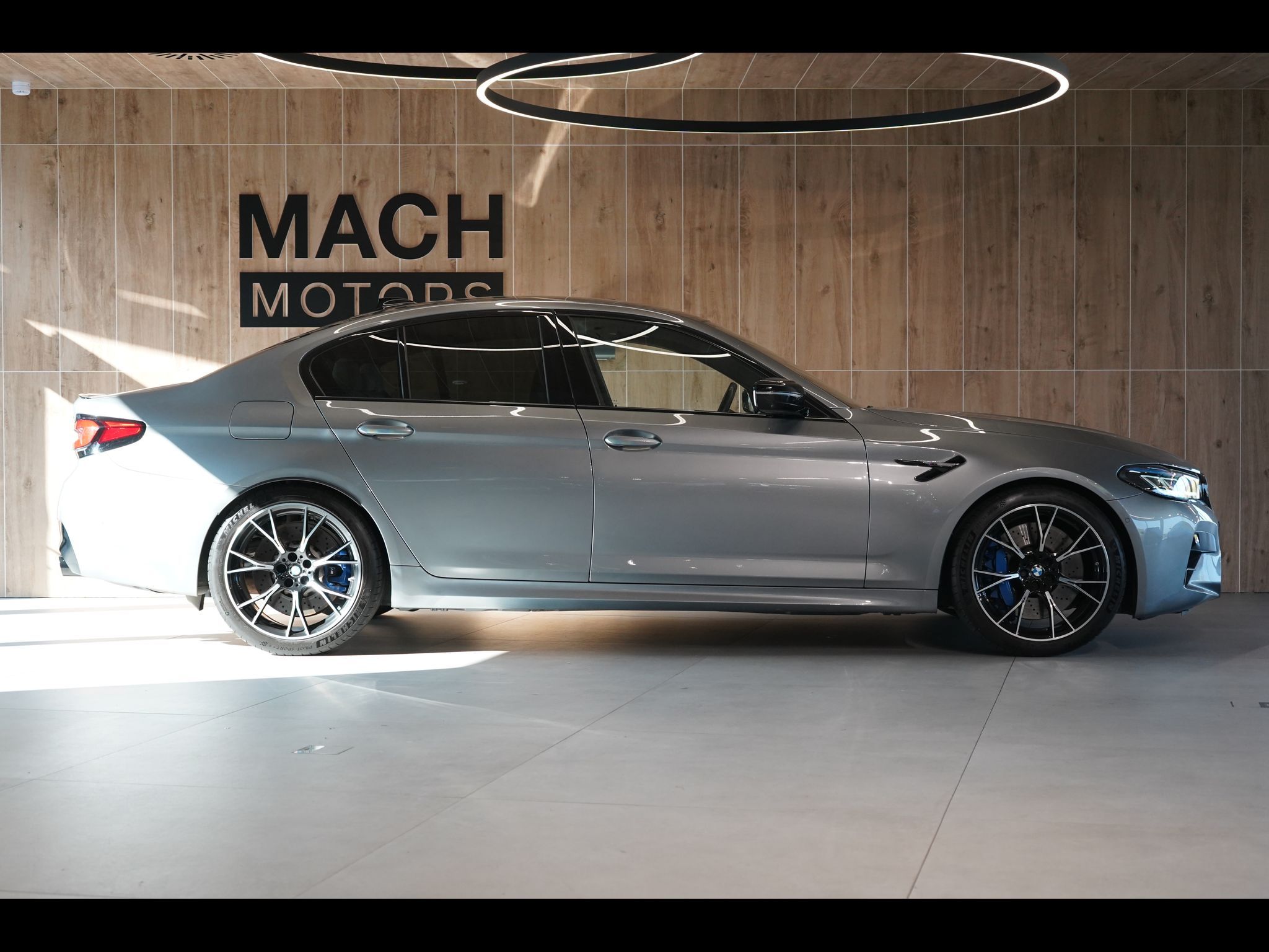 BMW M5, Competition xDrive, B&W, HUD - fotka 6