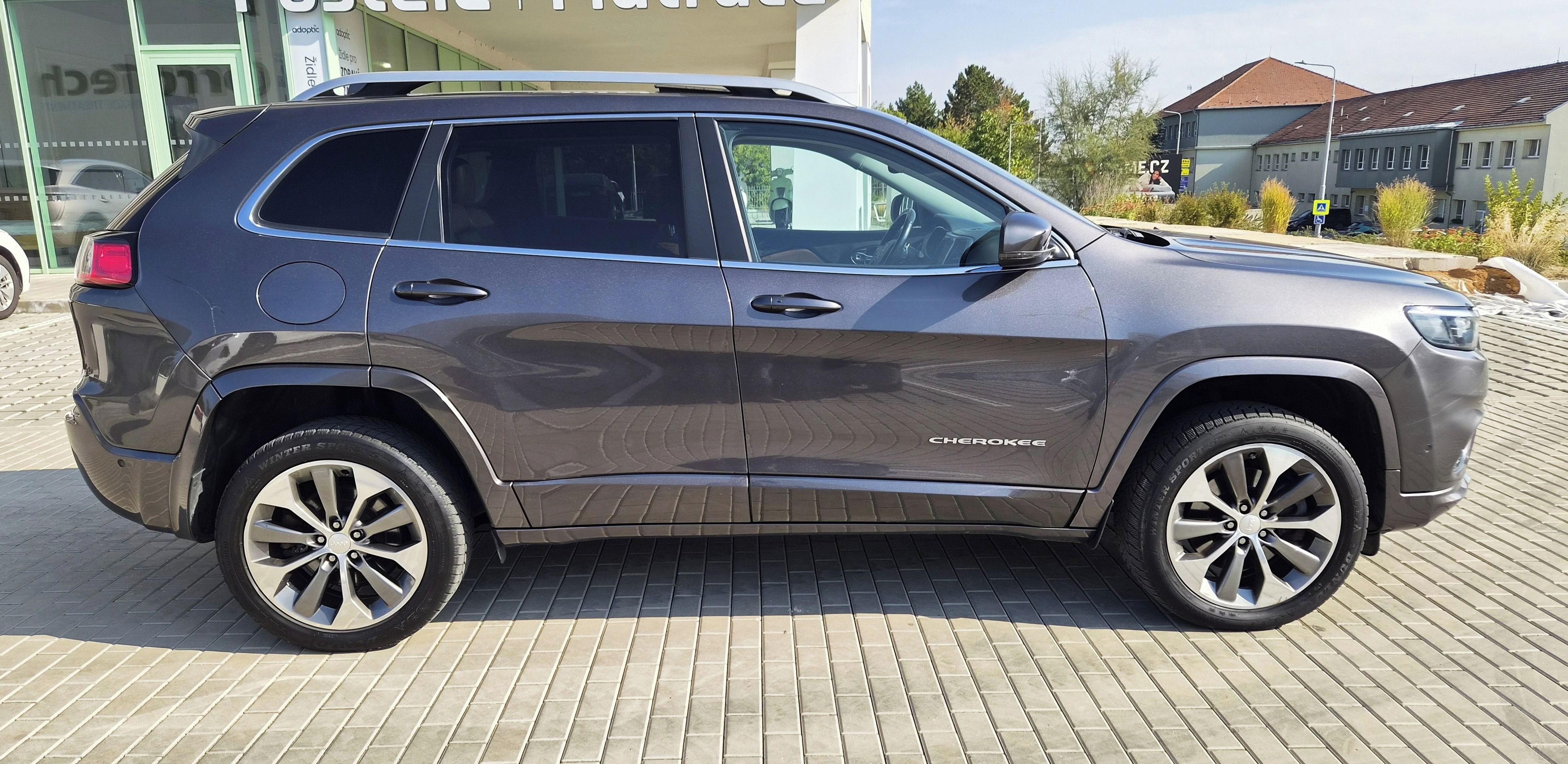 Jeep Cherokee, 2.0MJTD 147KW MAX VÝBAVA+TAŽNÉ - fotka 4