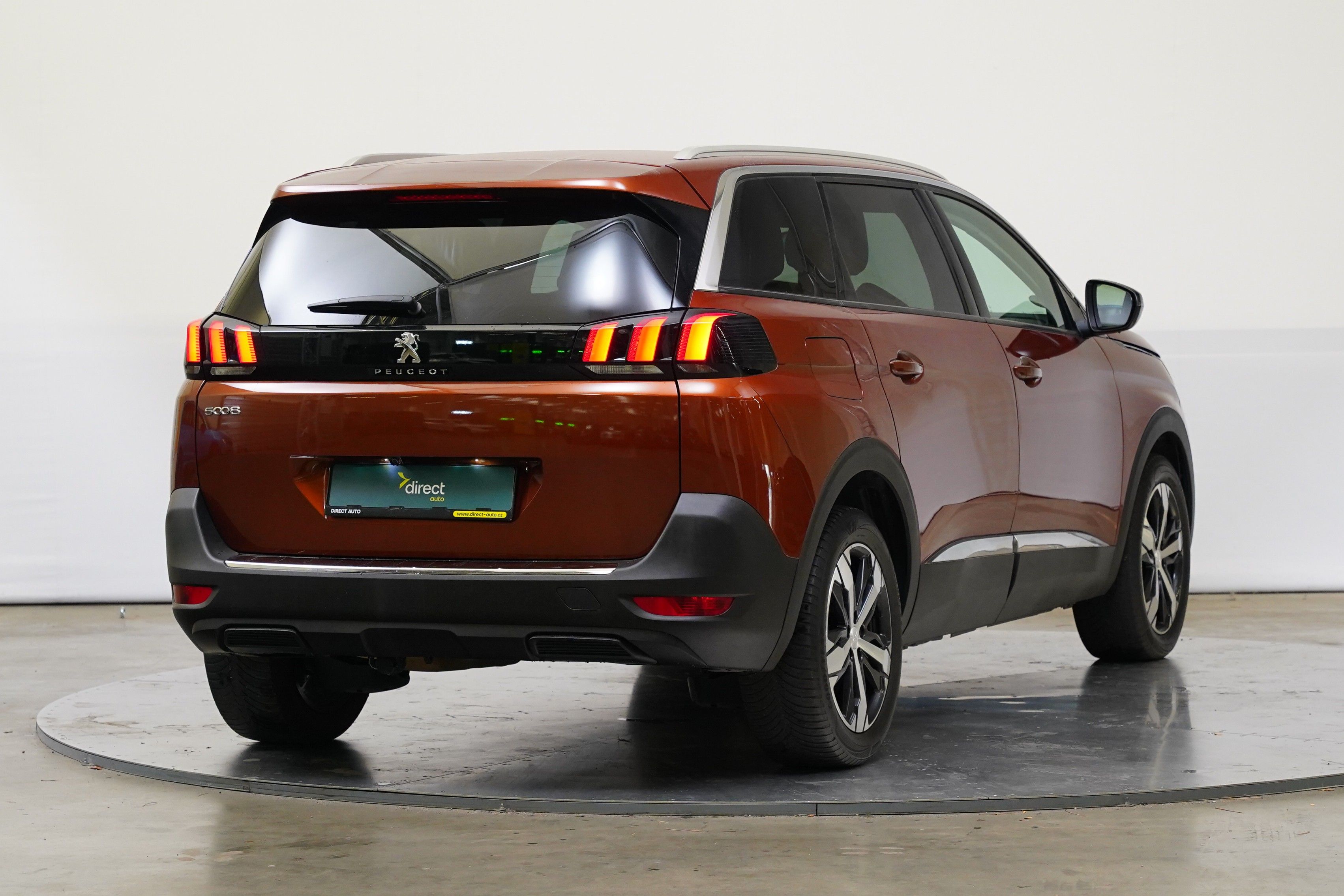Peugeot 5008, 1.2 PureTech 96 kW ALLURE - fotka 2