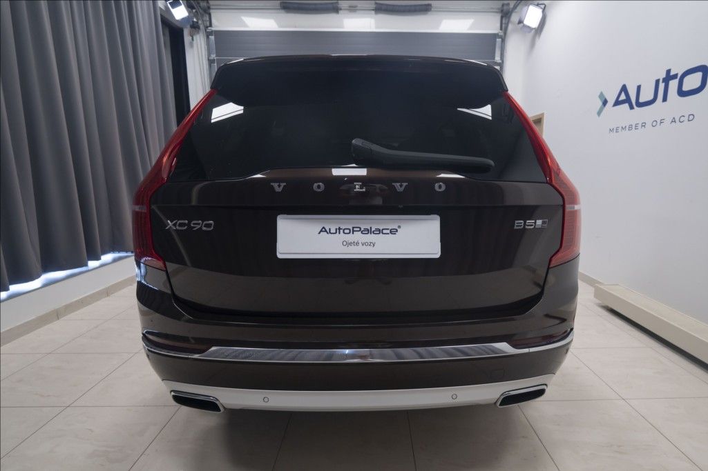 Volvo XC90, 2,0 B5 AWD INSCRIPTION 7 MÍST - fotka 5