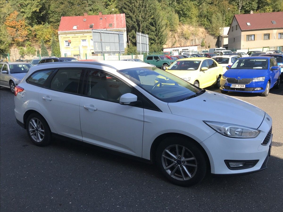 Ford Focus, 1,5 TDCi 70kW Combi - fotka 5