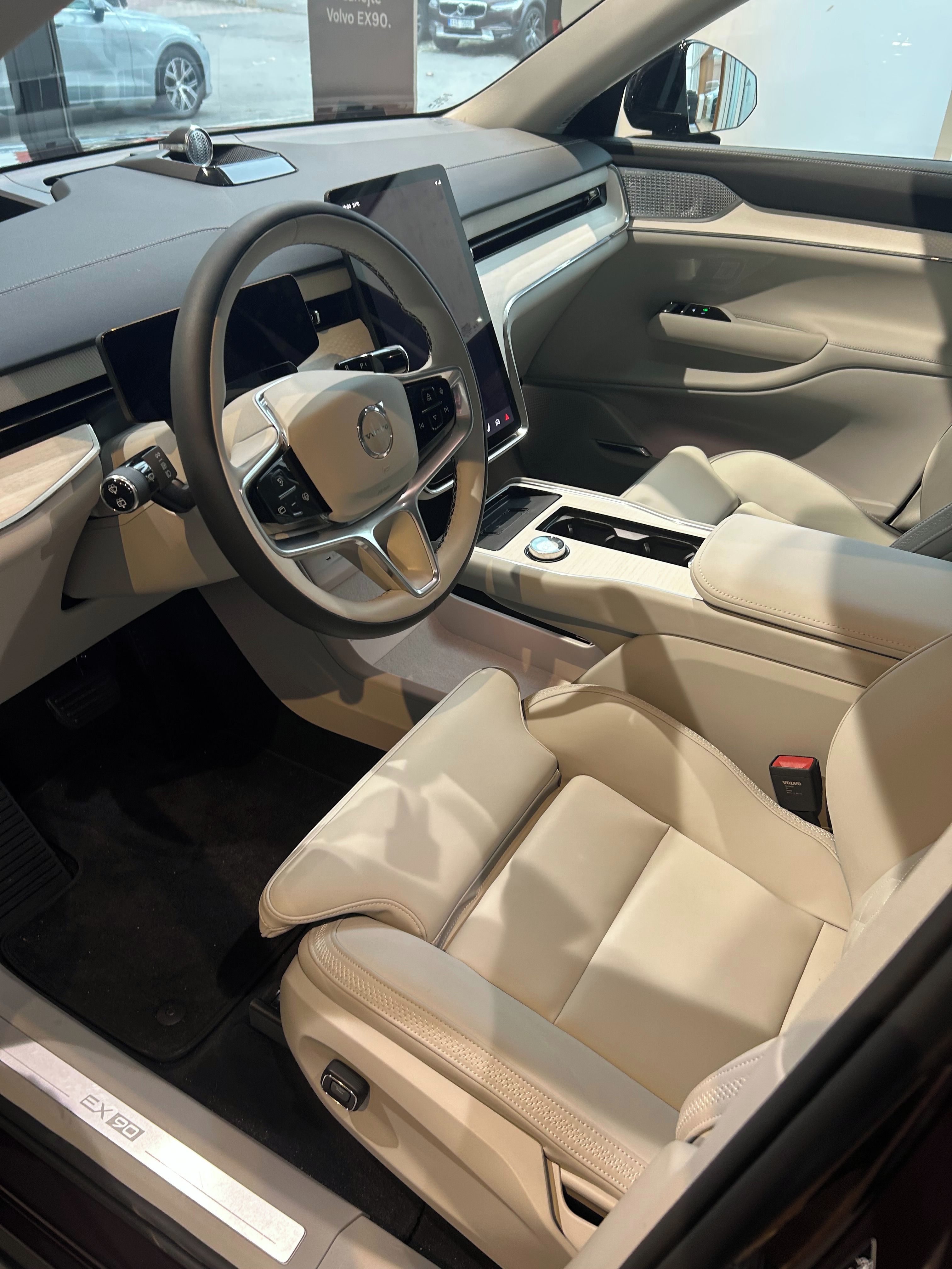 Volvo EX90, ULTRA,TWIN,BW,VZDUCH,5lzáruka - fotka 4