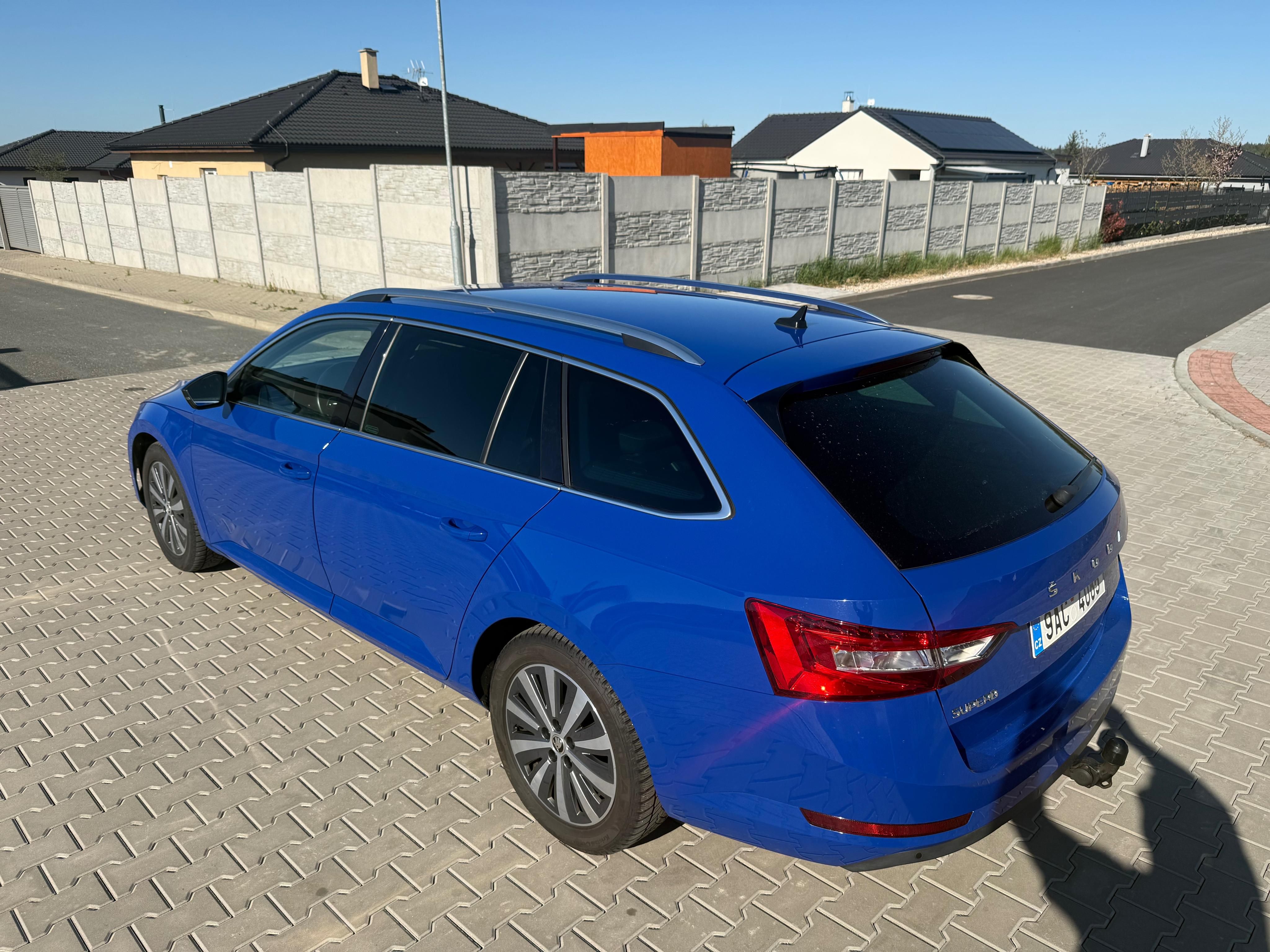 Škoda Superb, 2.0 TDI 110kw,WEBASTO,TAŽNÝ,CZ - fotka 6