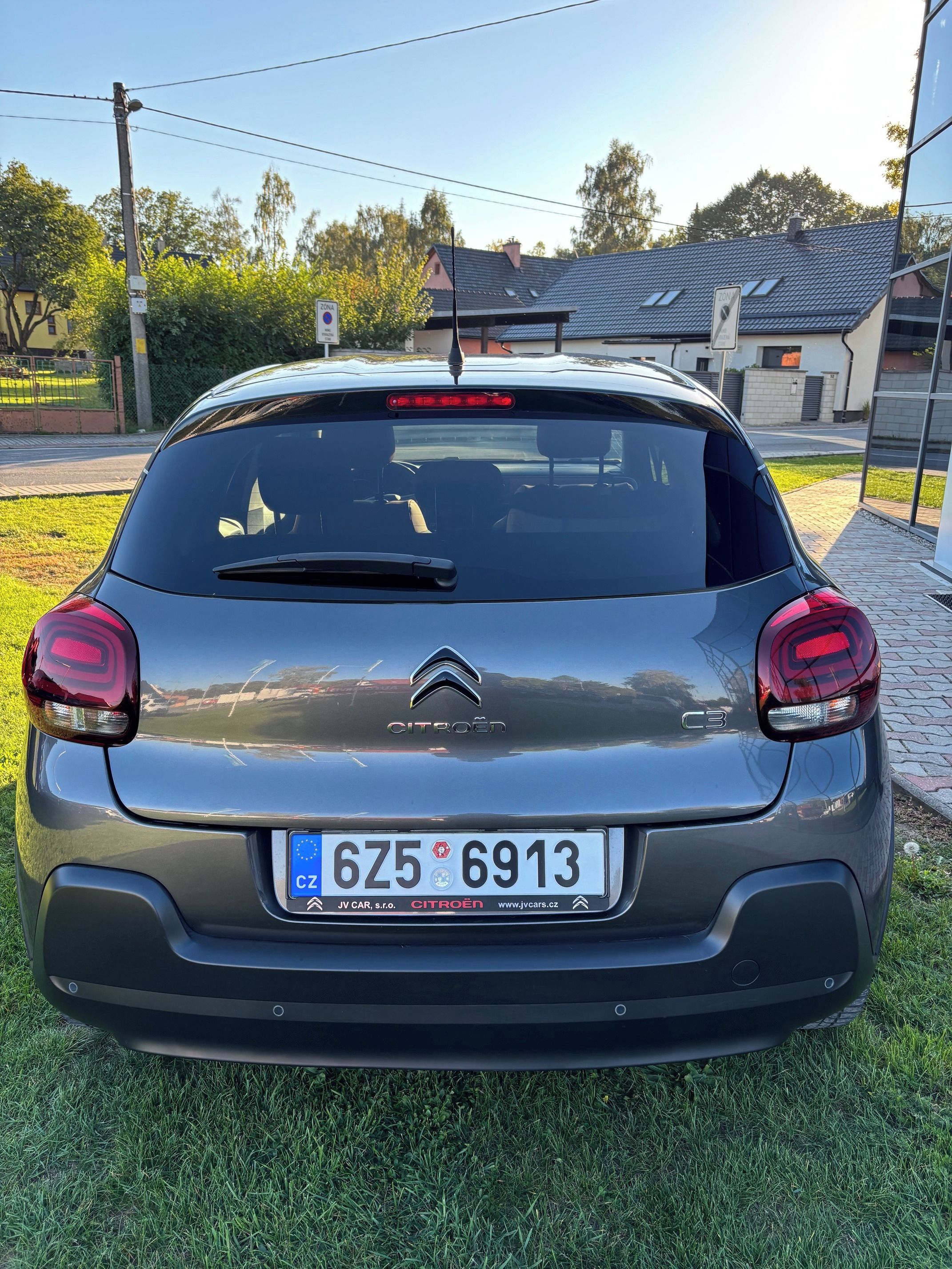Citroën C3, 1.2 PT110 SHINE 81kW - fotka 6