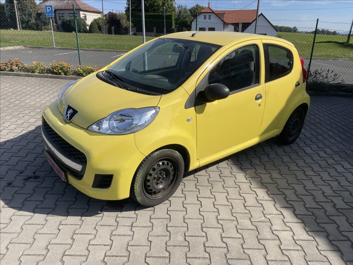 Peugeot 107, 1,0 i 5 DV. ČR 1.MAJITEL NOVÁ - fotka 4