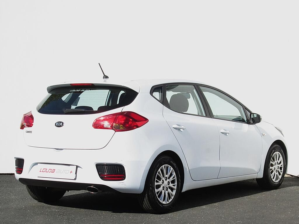 Kia Cee´d, 1.4 MPI 74 kW - fotka 2