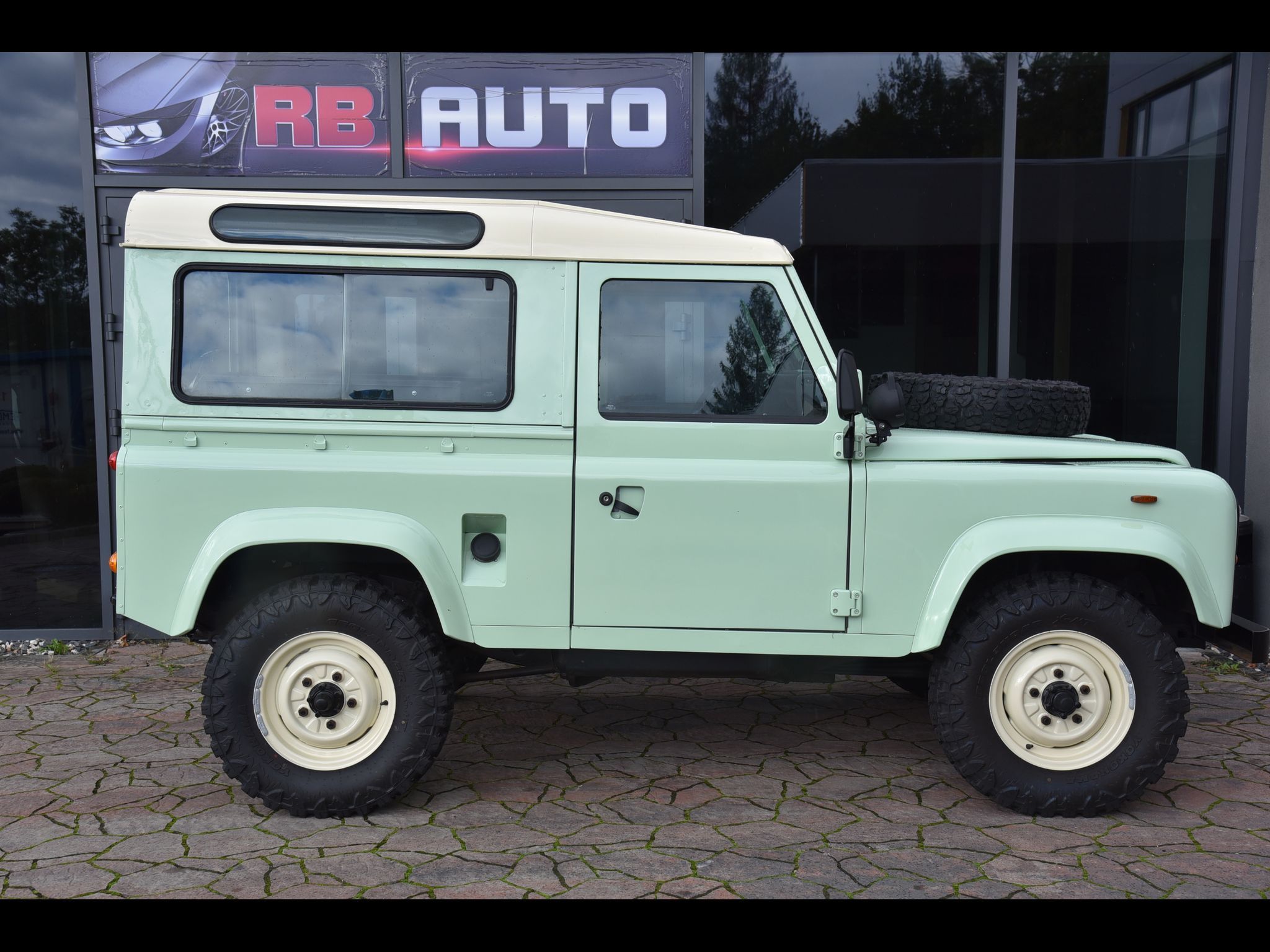 Land Rover Defender, LDVB 90 S W - fotka 6