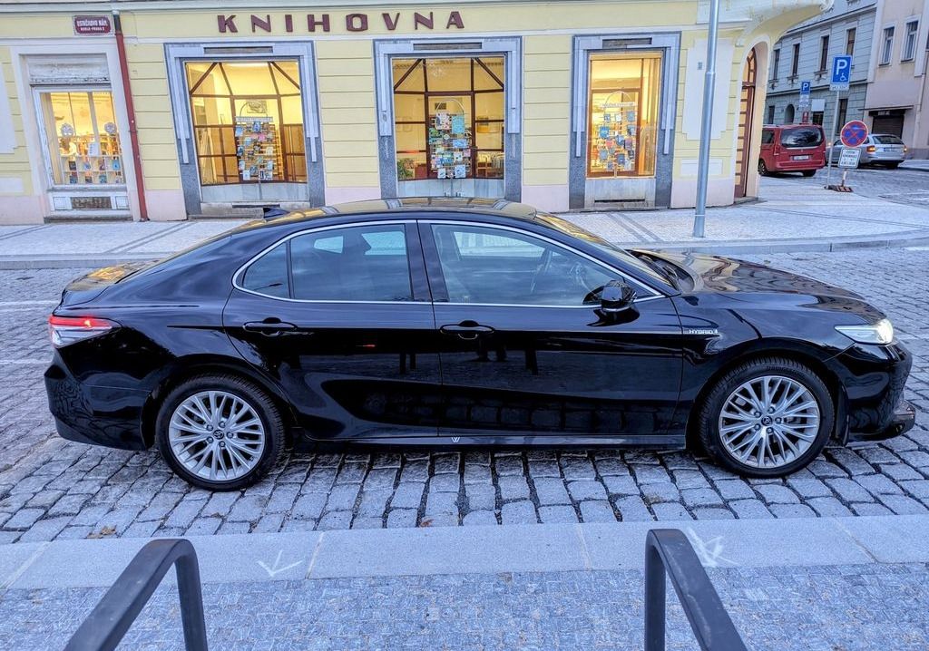 Toyota Camry, 2.5 Hybrid - fotka 5