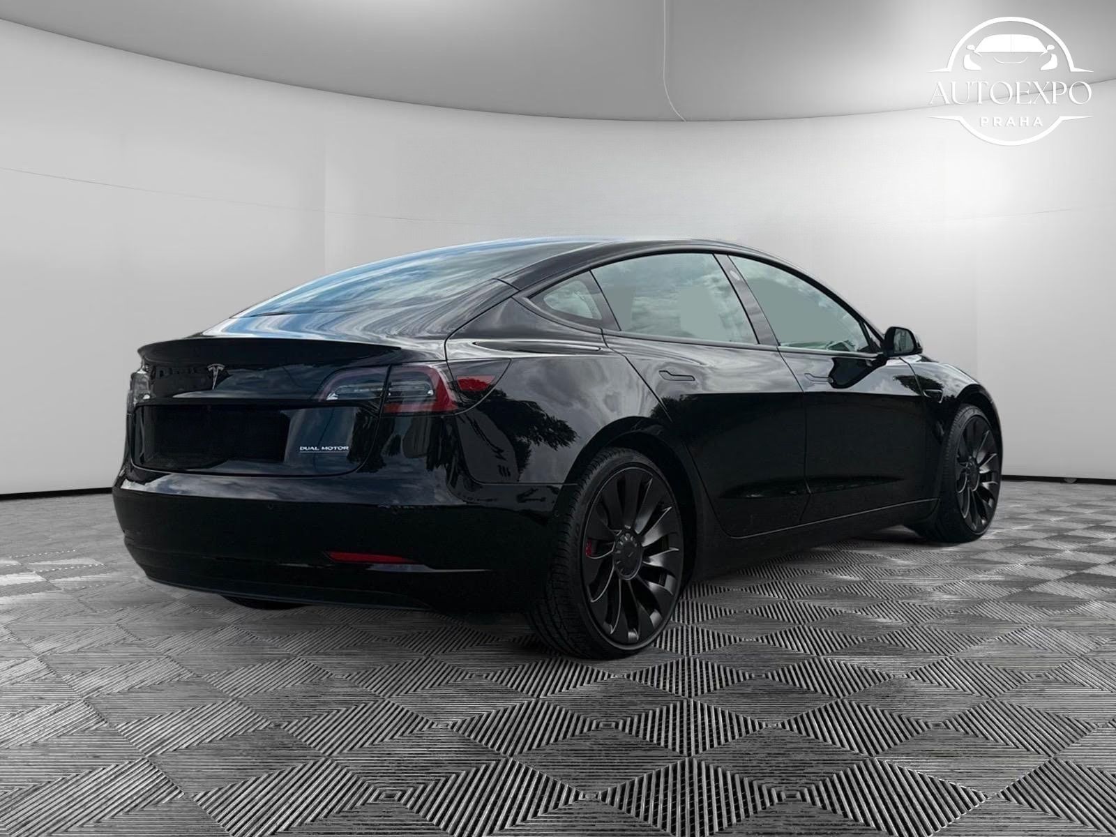 Tesla Model 3, Performance Ryzen AWD* - fotka 4