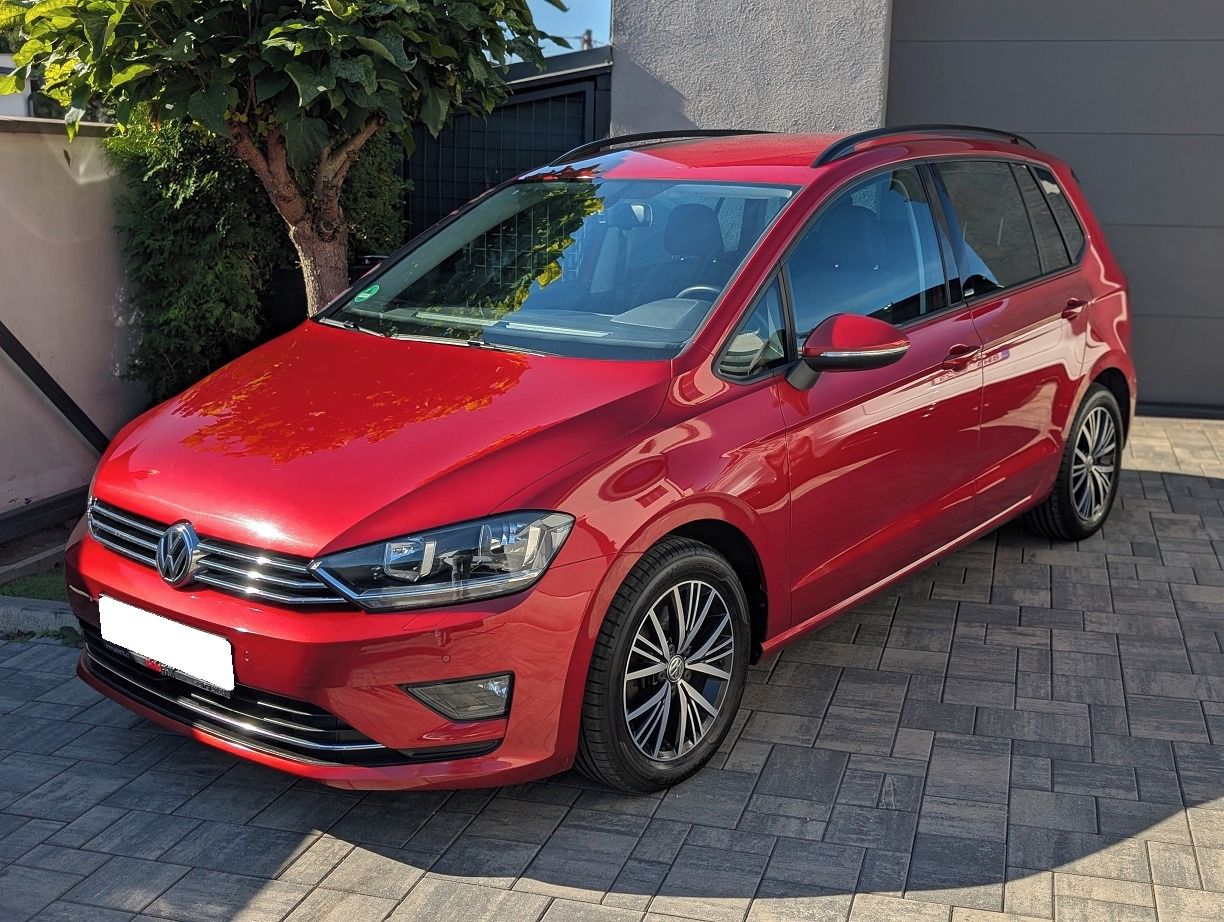 Volkswagen Golf Sportsvan, 1.MAJ.NEHAVAROVANÉ-NELAKOVANÉ