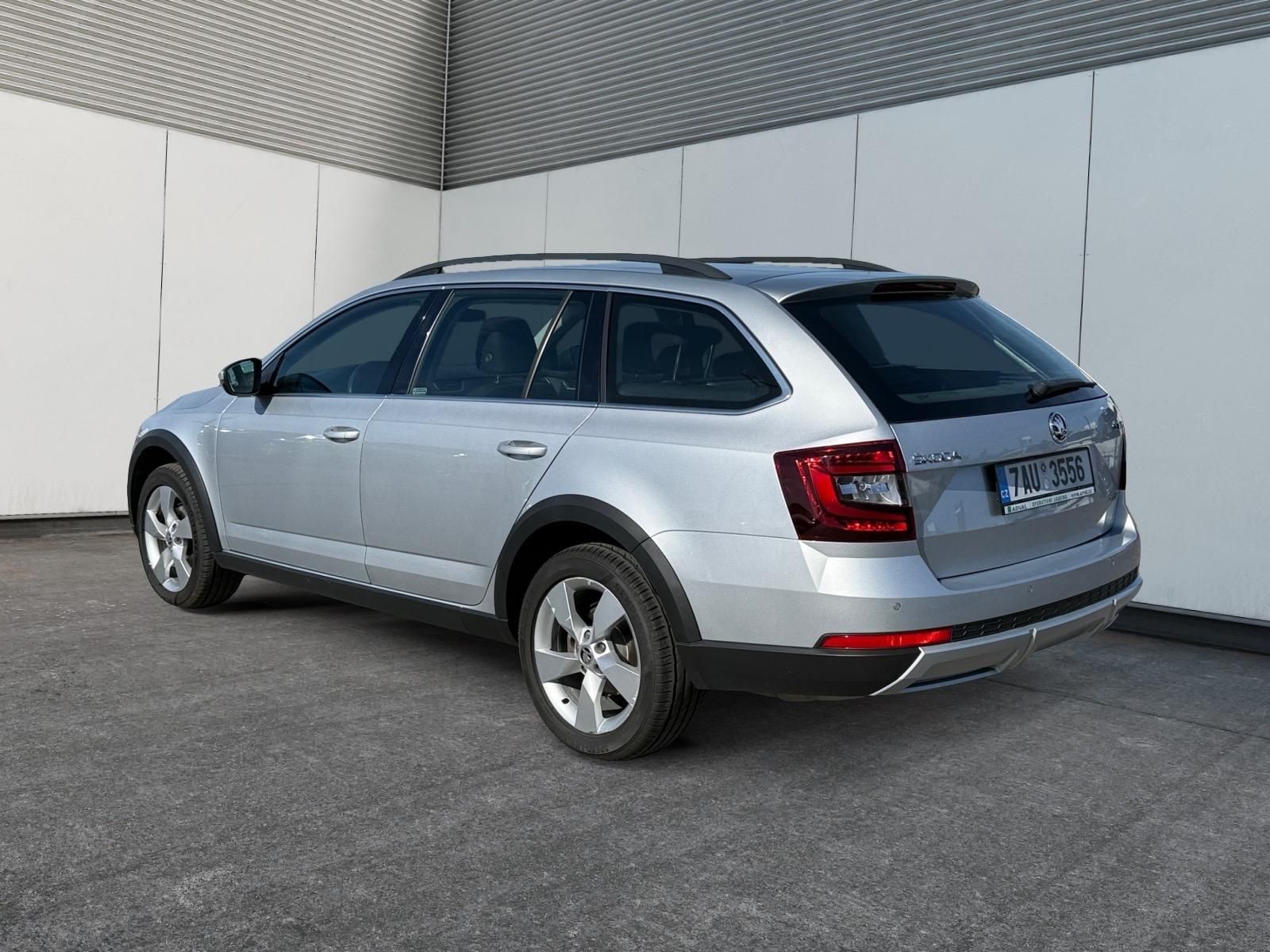 Škoda Octavia, SCOUT 2.0TDI 110kW 4x4 DPH CZ - fotka 4