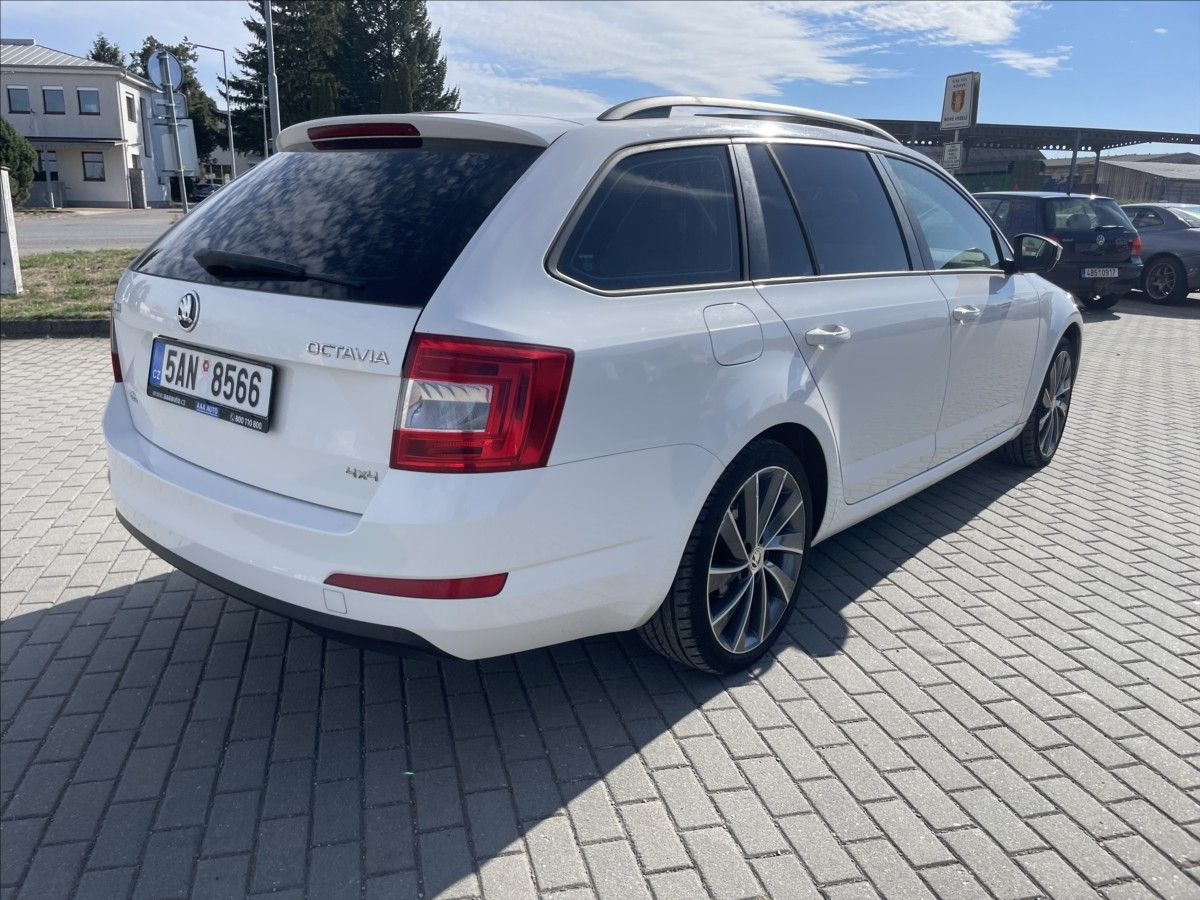 Škoda Octavia, 2,0 TDi 135kw DSG 4x4 Klimatr. - fotka 4