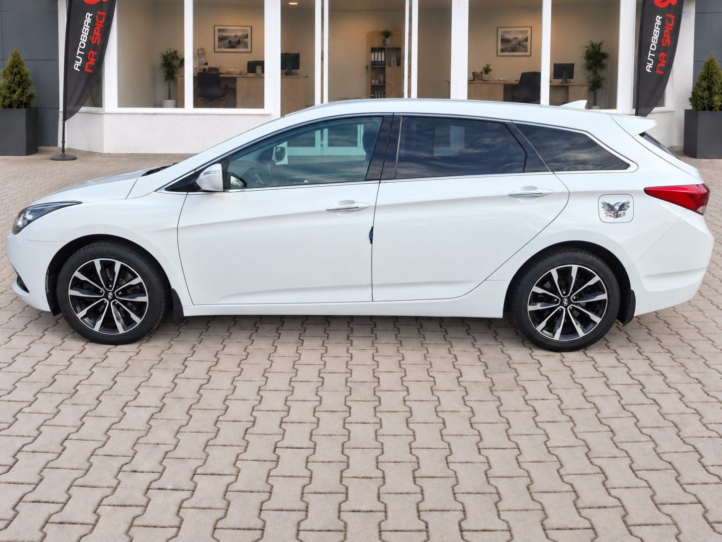 Hyundai i40, SW 1.7CRDi 104kW -ČR-KAMERA - fotka 5