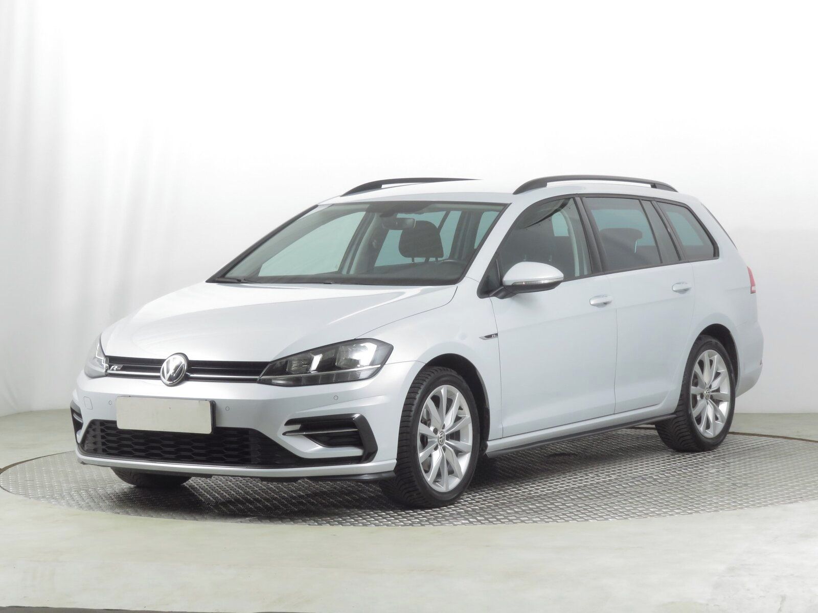 Volkswagen Golf, 1.5 TSI, R-Line - fotka 2