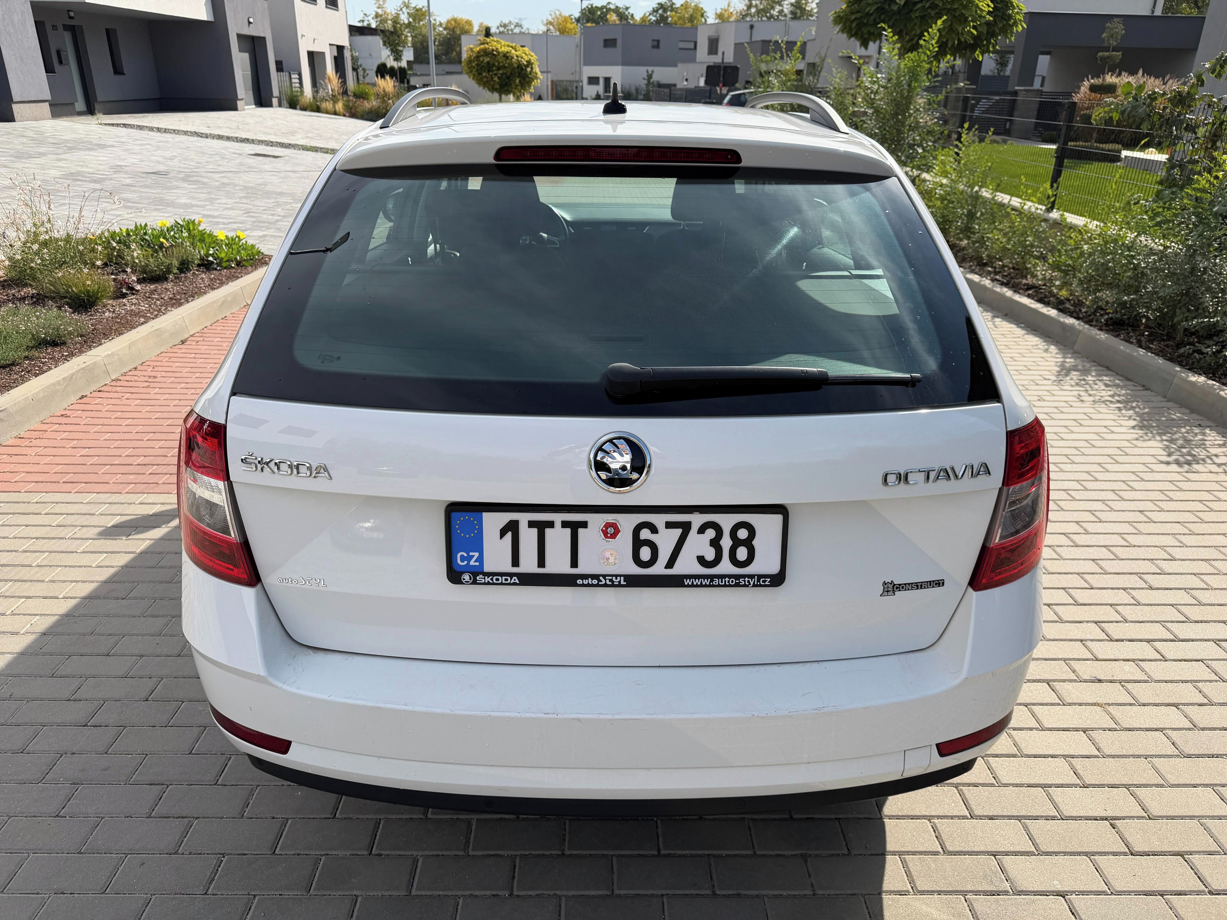 Škoda Octavia, 1.6 TDI DPH pravidelný servis - fotka 6
