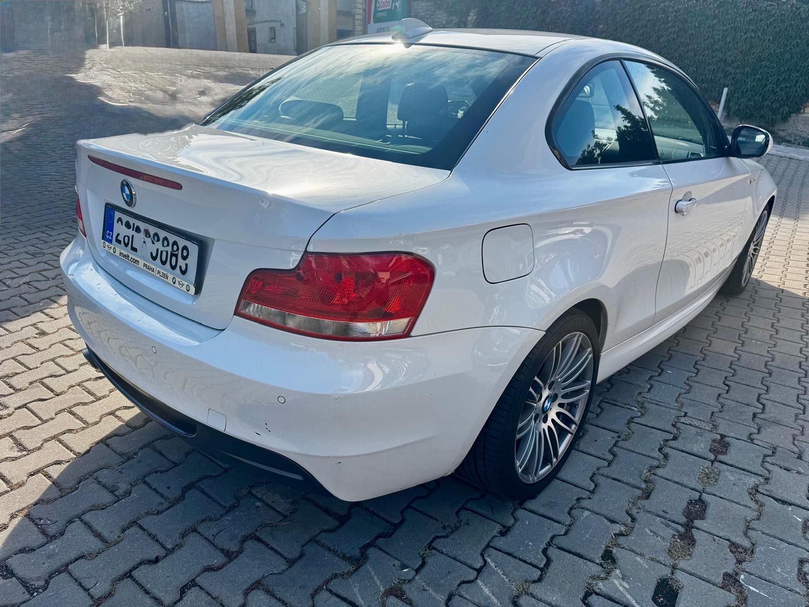 BMW Řada 1, 120 diesel 130kW coupé ČR - fotka 5