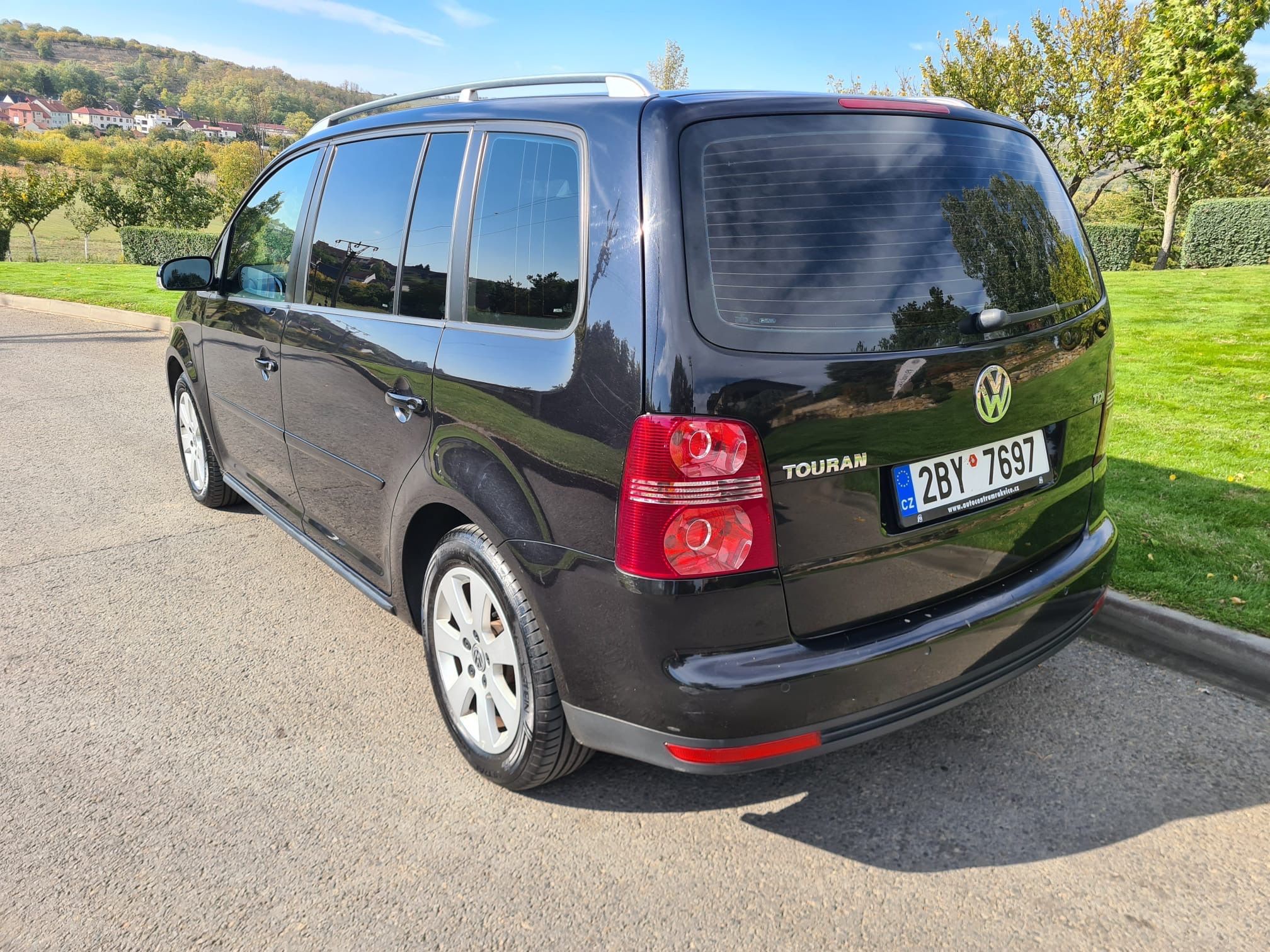 Volkswagen Touran, 1.9 TDi 77KW DSG - fotka 5