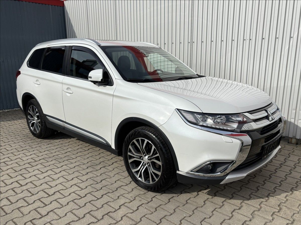 Mitsubishi Outlander, 2,3 D Instyle+ 7.míst - fotka 2