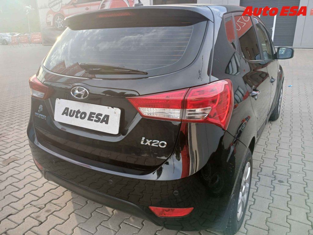 Hyundai ix20, 1.6CVVT,1.maj,ČR - fotka 2