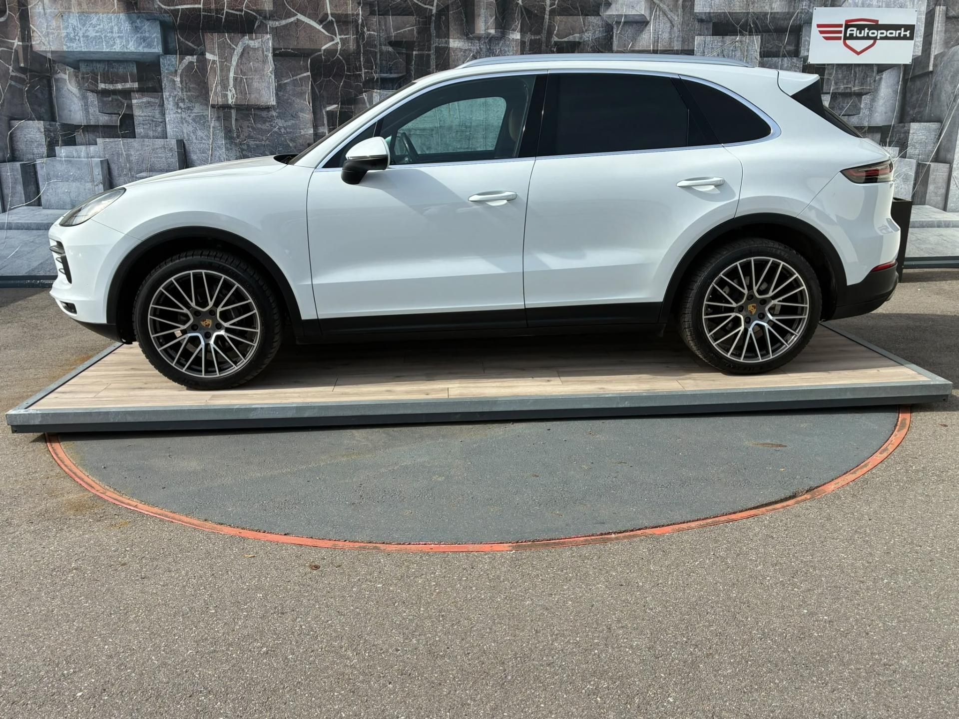 Porsche Cayenne, 3.0, 250KW, 4x4, 360°, KEYLESS - fotka 4