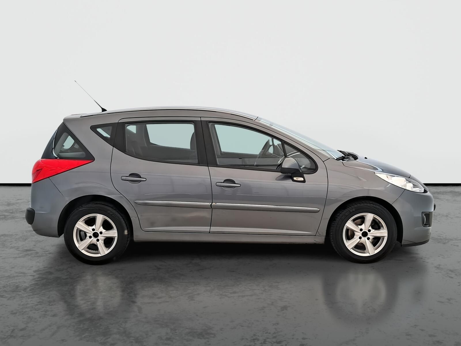 Peugeot 207, 1.4, ČR,1.maj, po STK - fotka 6