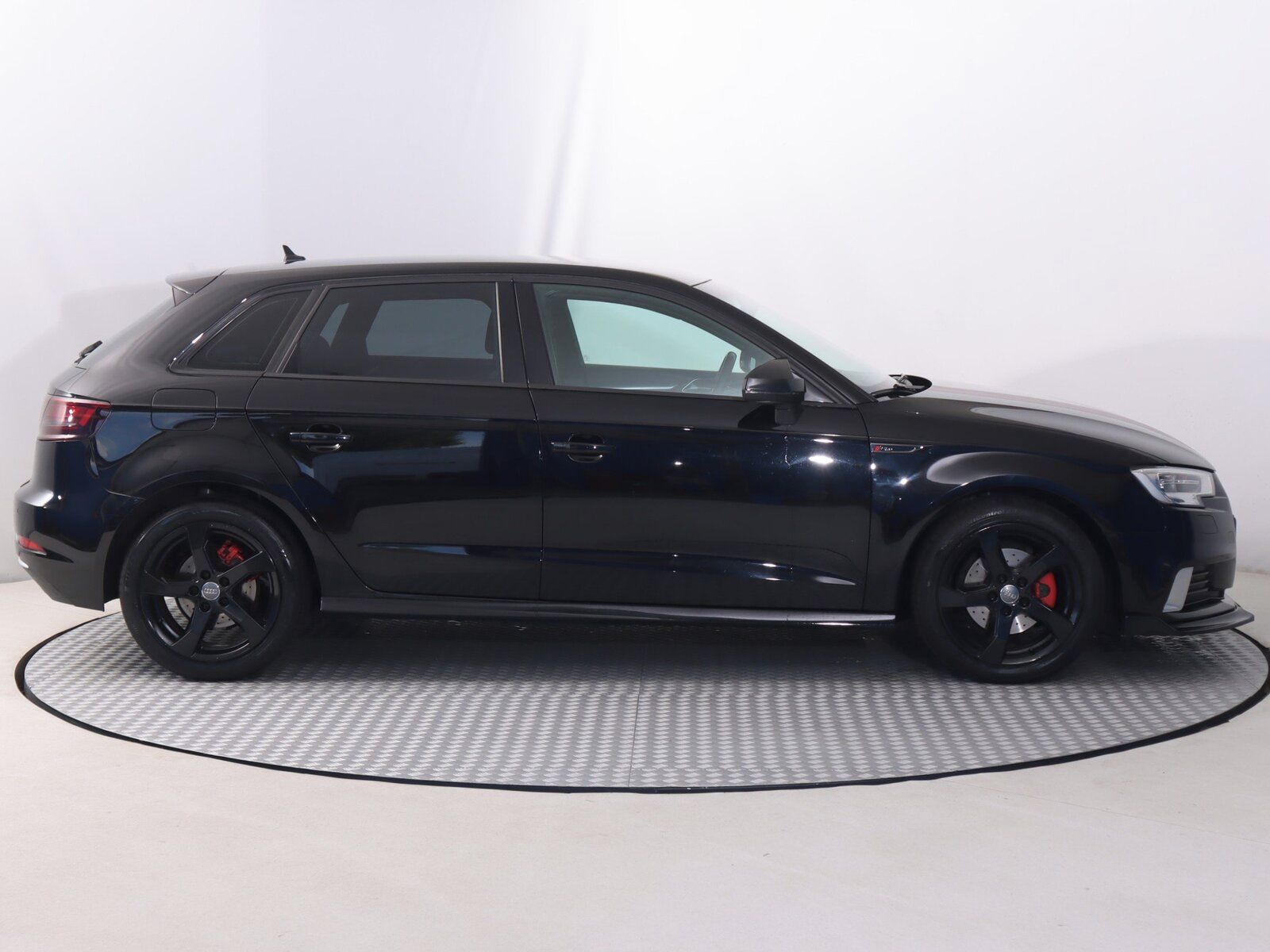 Audi A3, 1.6 TDI, Automat, Navi - fotka 6