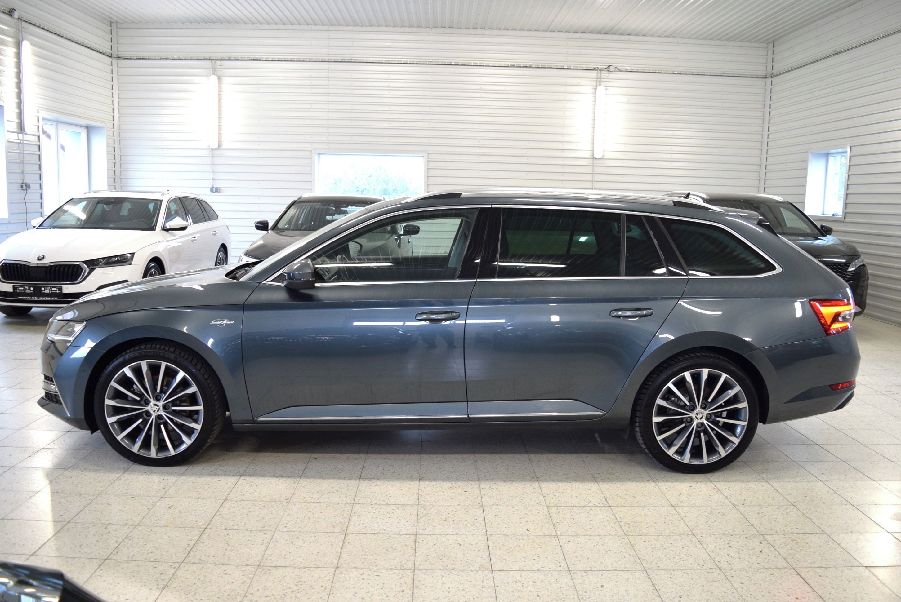 Škoda Superb, 1.4 TSI iV LAURIN & KLEMENT - fotka 2