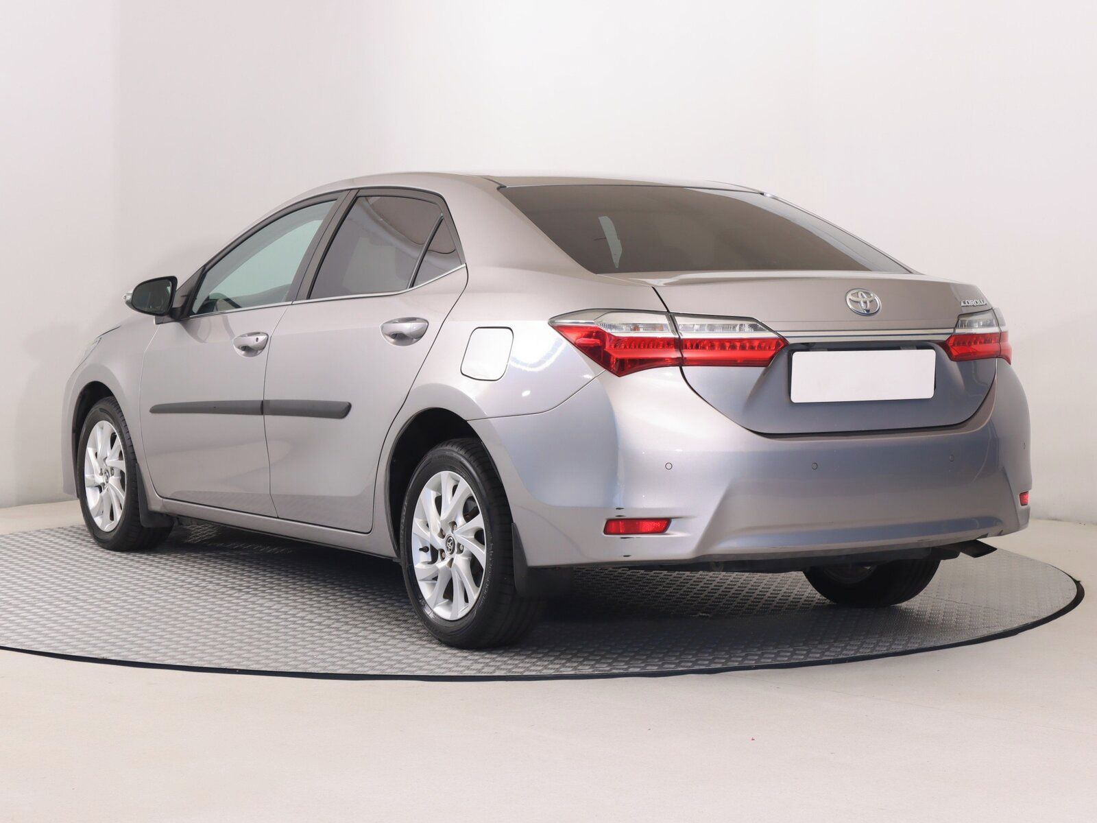 Toyota Corolla, 1.6 Valvematic, Automat - fotka 4