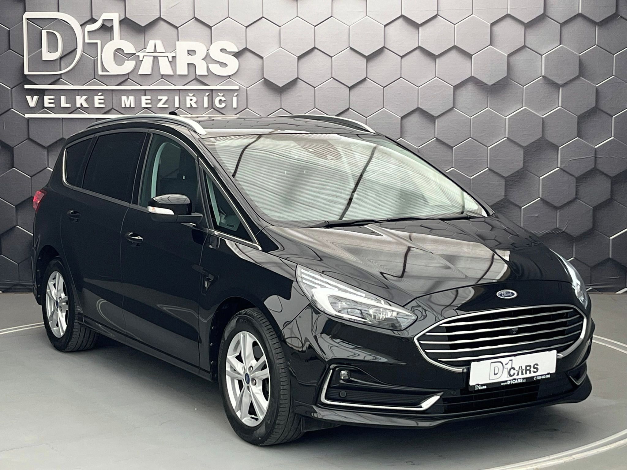 Ford S-MAX, 2,5 HEV Titanium 7míst - fotka 6