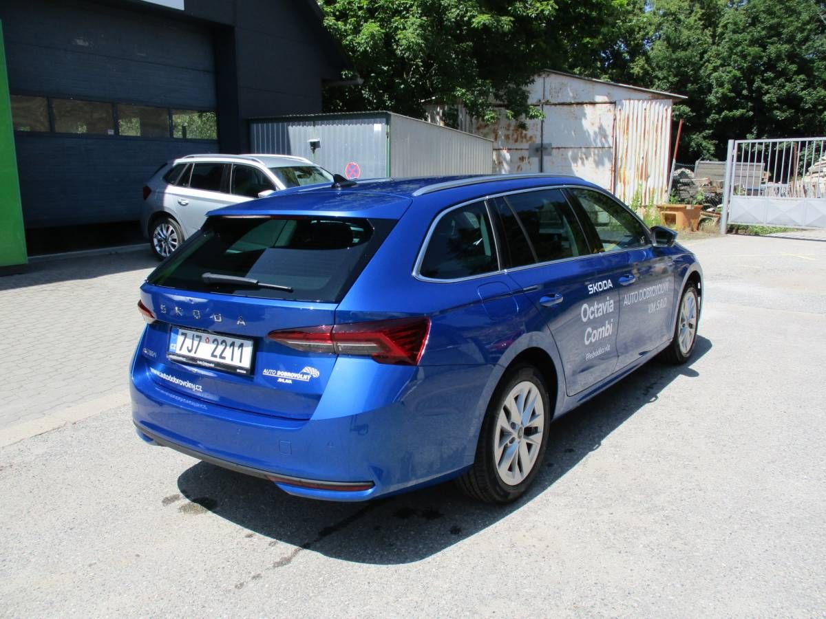 Škoda Octavia, Combi Top Selection 2,0 TDI/11 - fotka 5