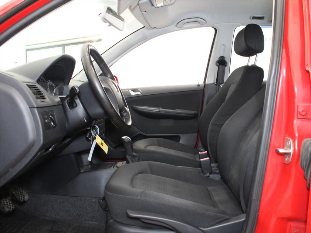 Škoda Fabia, 1,2 HTP 47kW Kombi 2.maj.ČR - fotka 6