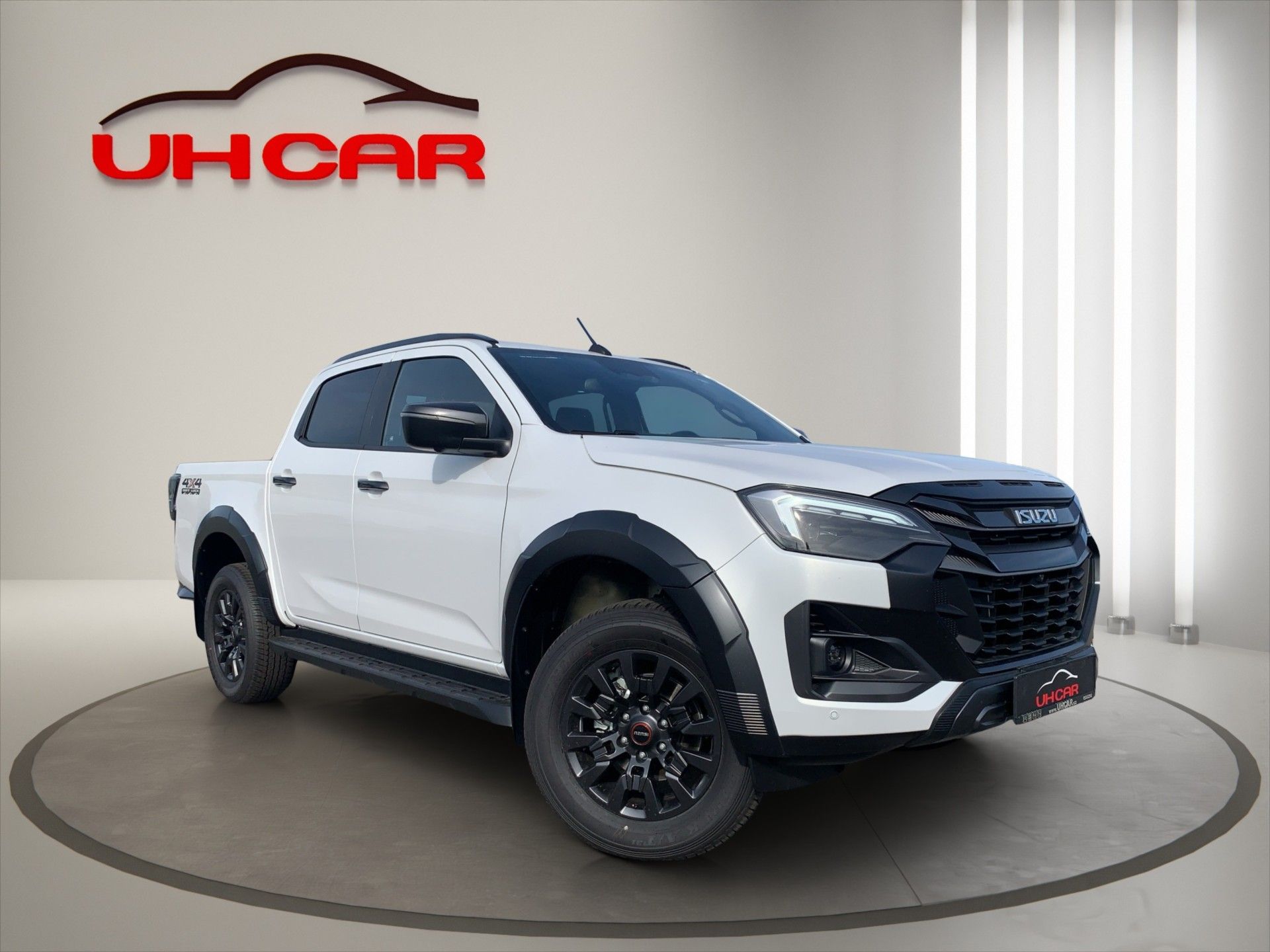 Isuzu D-Max, 2,2 D 4x4 AT8  DC V-CROSS 163k - fotka 3