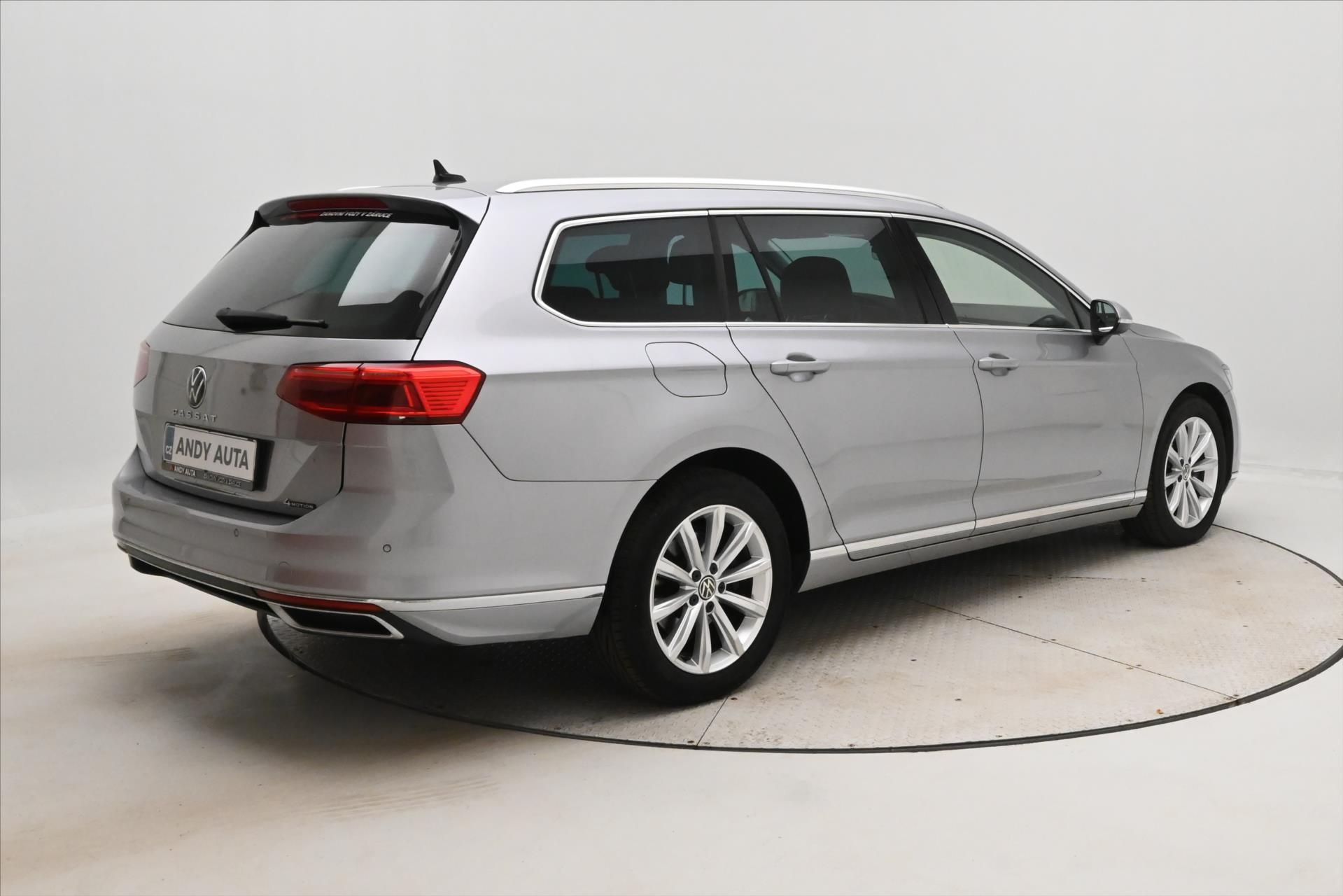 Volkswagen Passat, 2,0 TDI 147kW DSG Elegance Zár - fotka 5