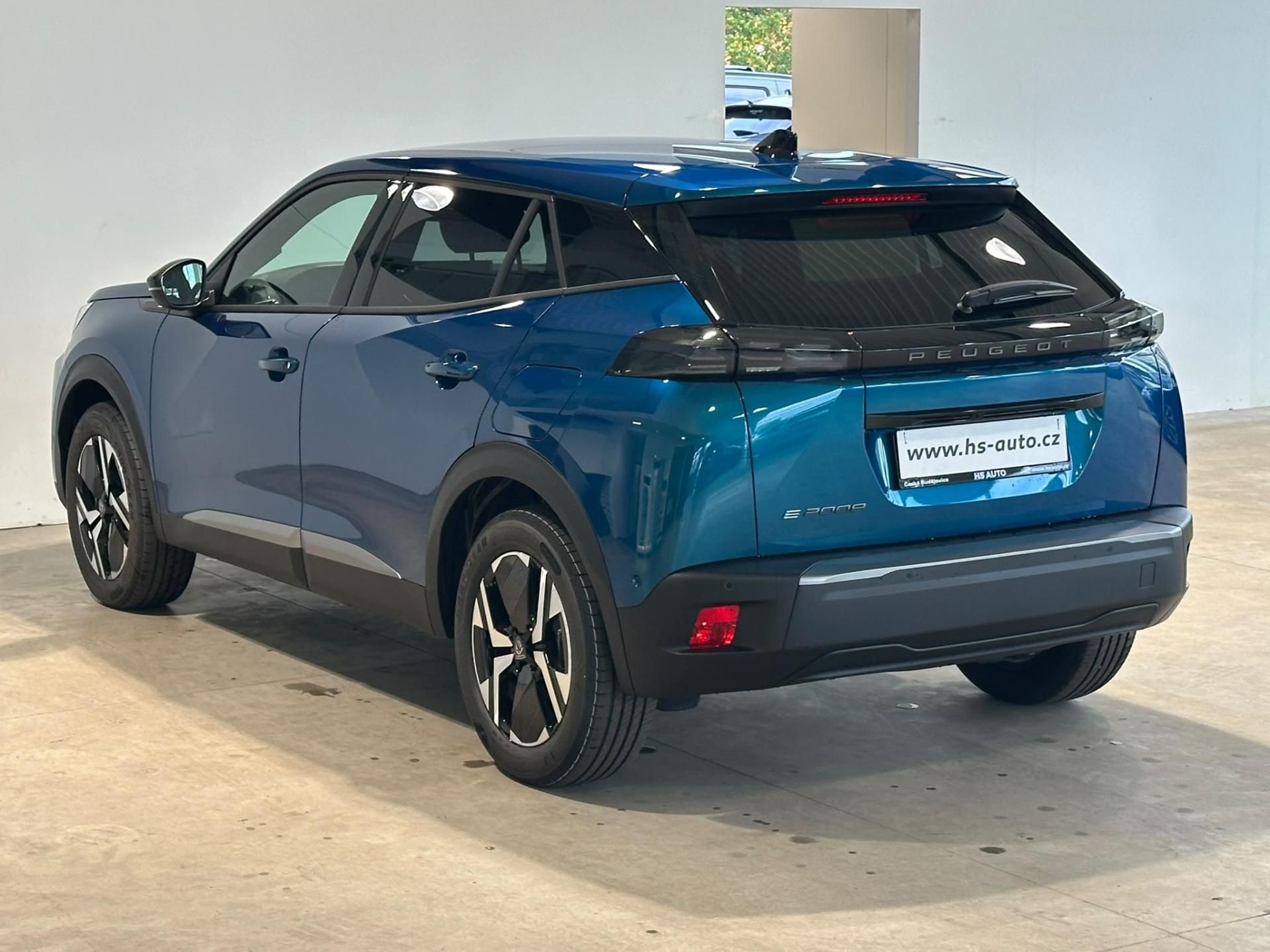 Peugeot 2008, ALLURE Elektromotor 115 kW - fotka 6
