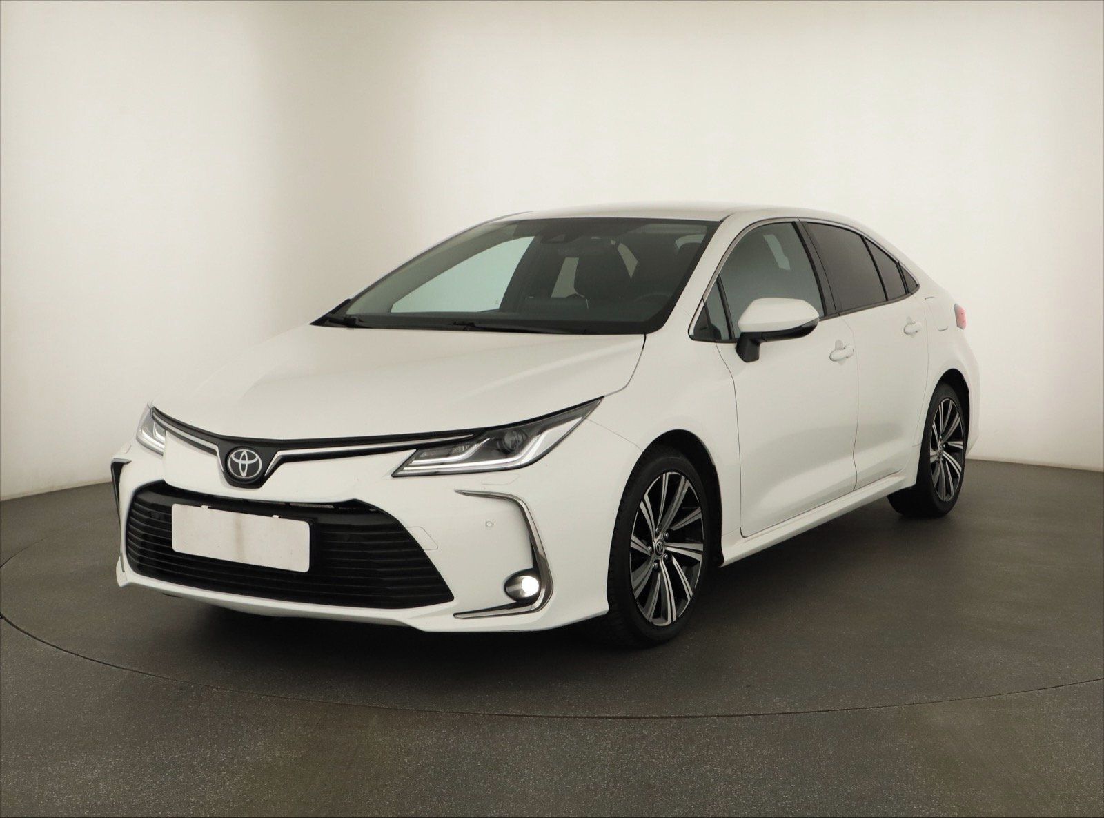 Toyota Corolla, 1.5 VVT-i, Automat, ČR,1.maj - fotka 3