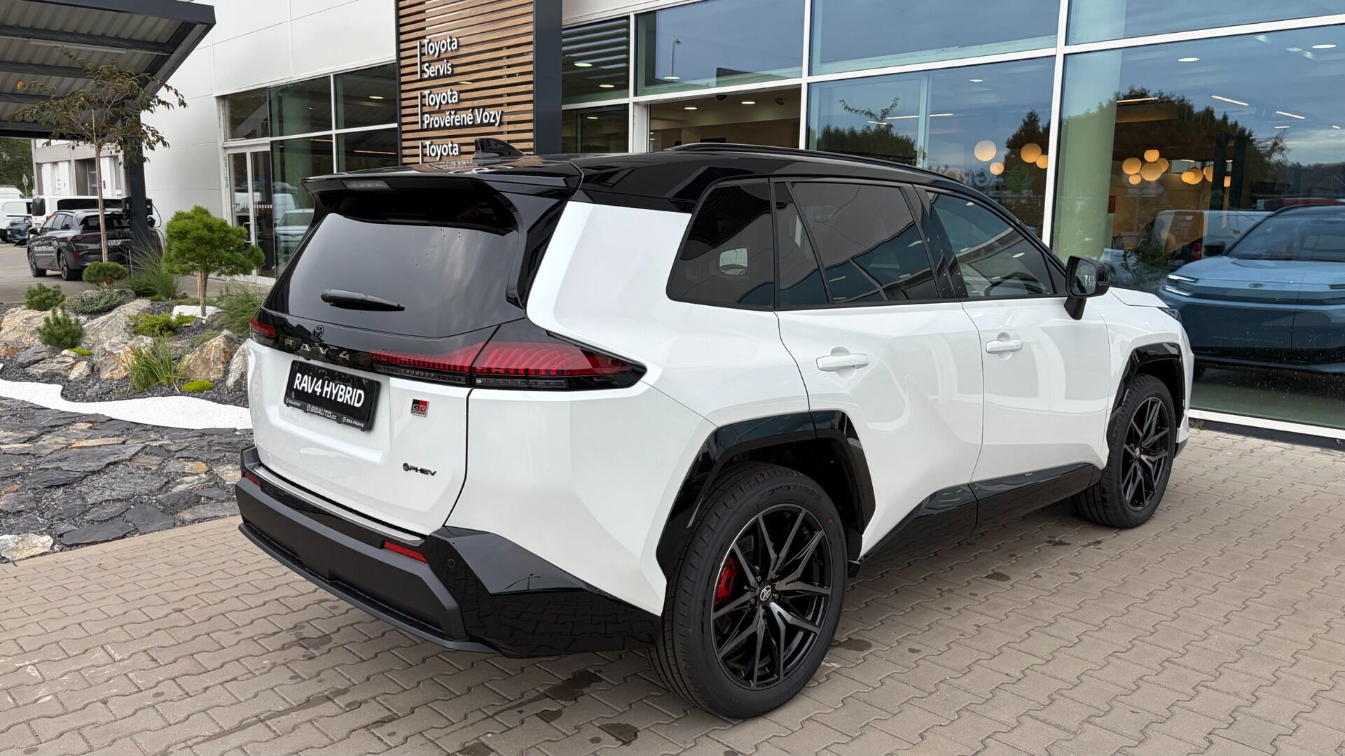 Toyota Rav4, 4x4 PHEV GR Sport - fotka 5