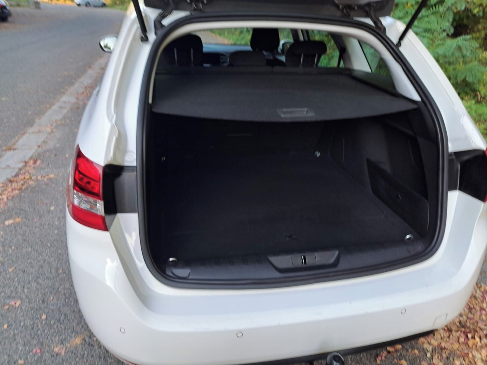 Peugeot 308, Peugeot 308 SW Active Pack 1.2 - fotka 3