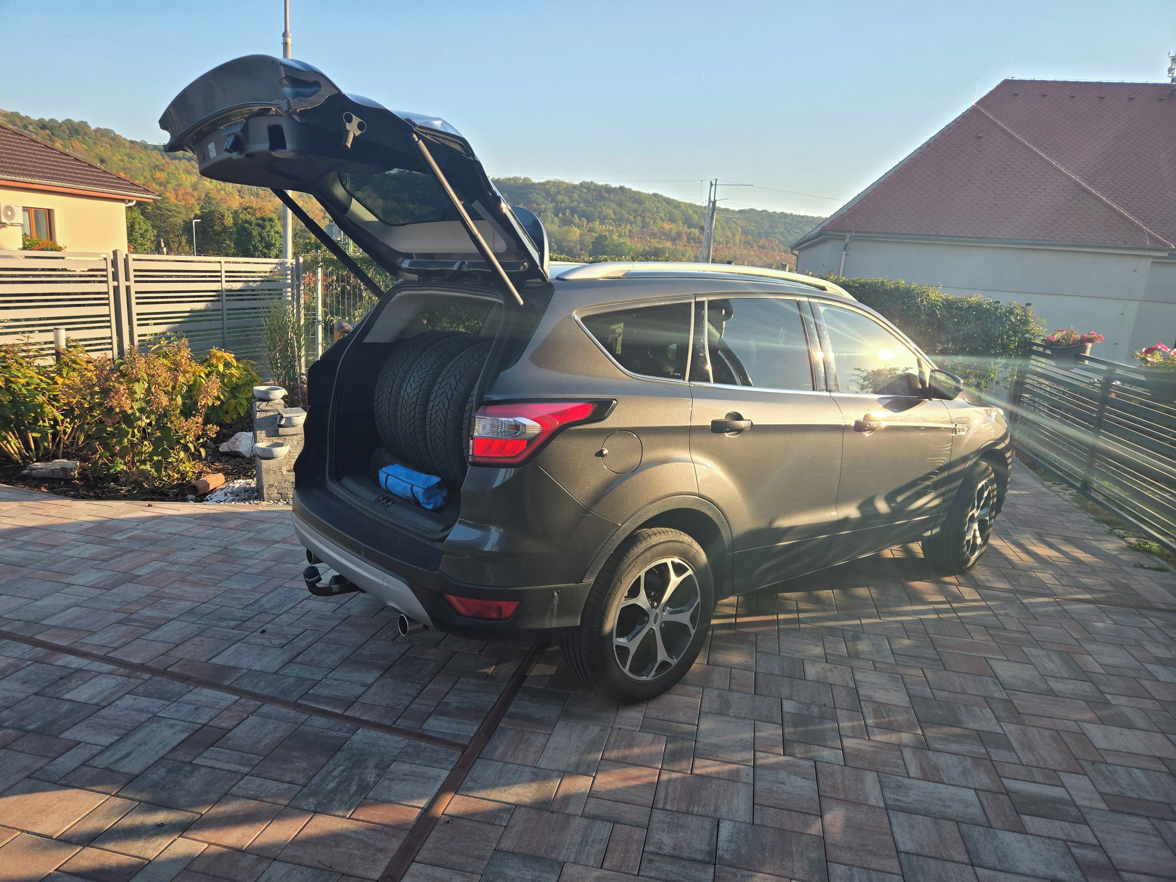 Ford Kuga - fotka 3