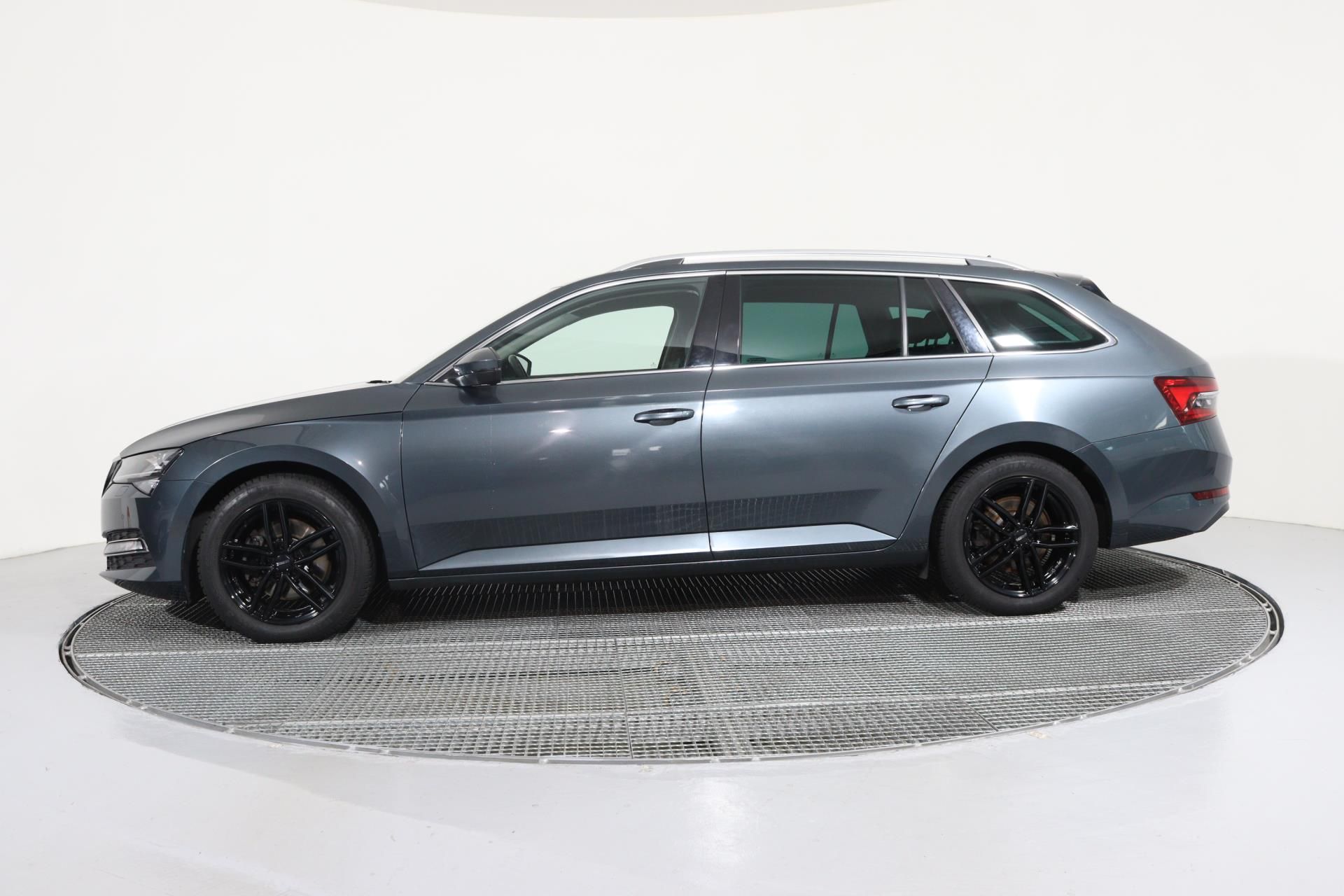 Škoda Superb, COMBI STYLE 2,0 TDI 110 kW DSG - fotka 3