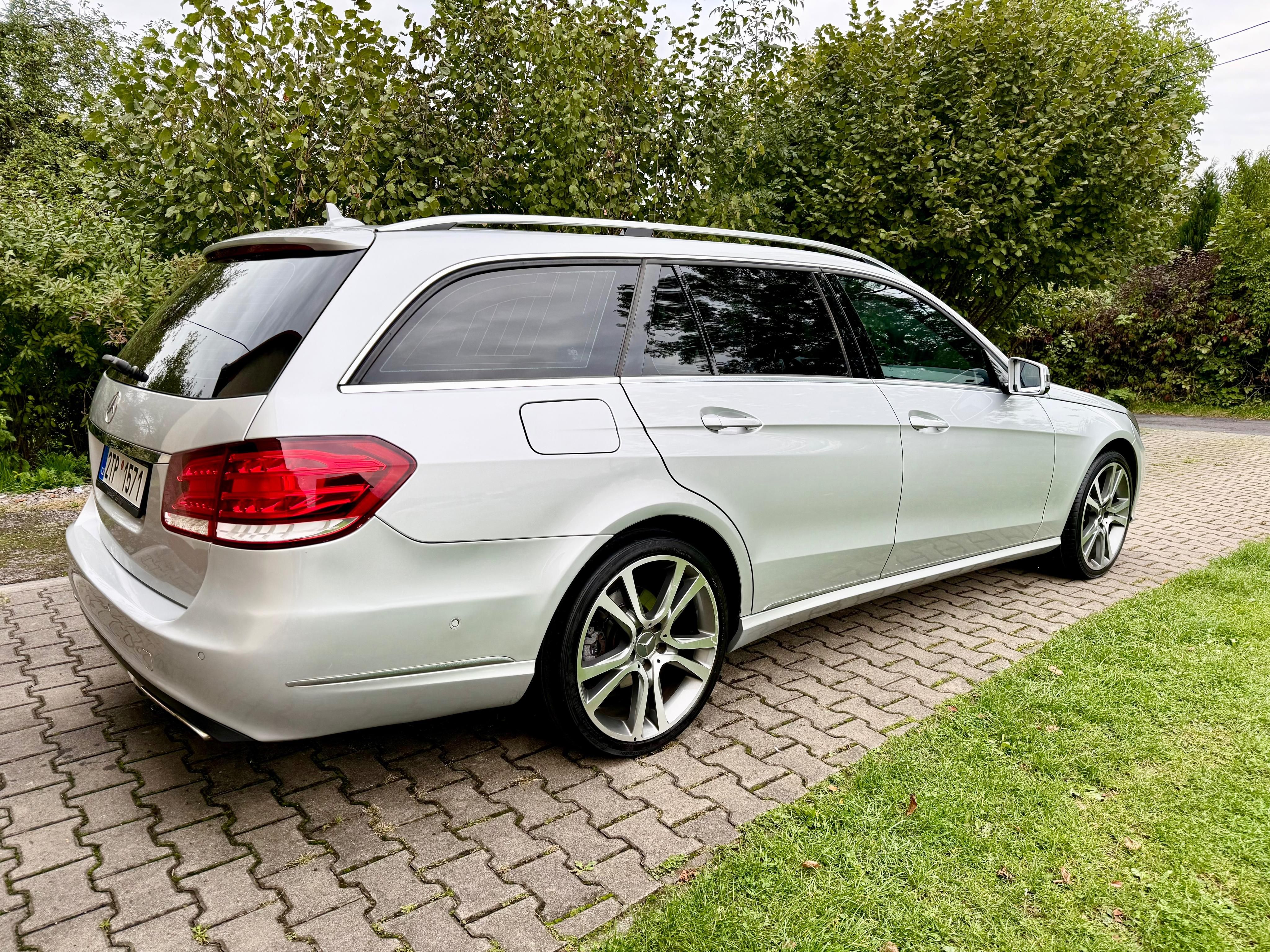 Mercedes-Benz Třídy E, 350CDI 185kW 4MATIC - fotka 4