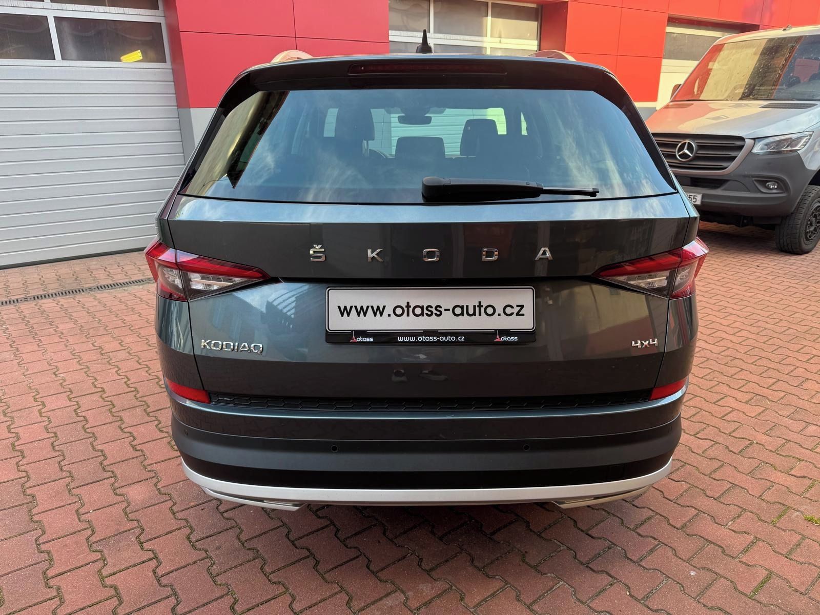 Škoda Kodiaq, SCOUT 4x4, 7 míst, panorama,TZ - fotka 5