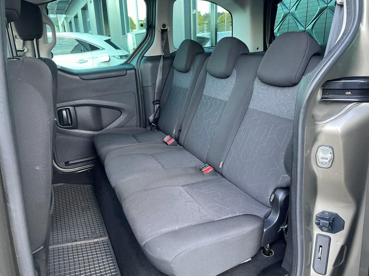 Peugeot Partner, ACTIVE TEPEE 1.6 BHDi 73 kW - fotka 5