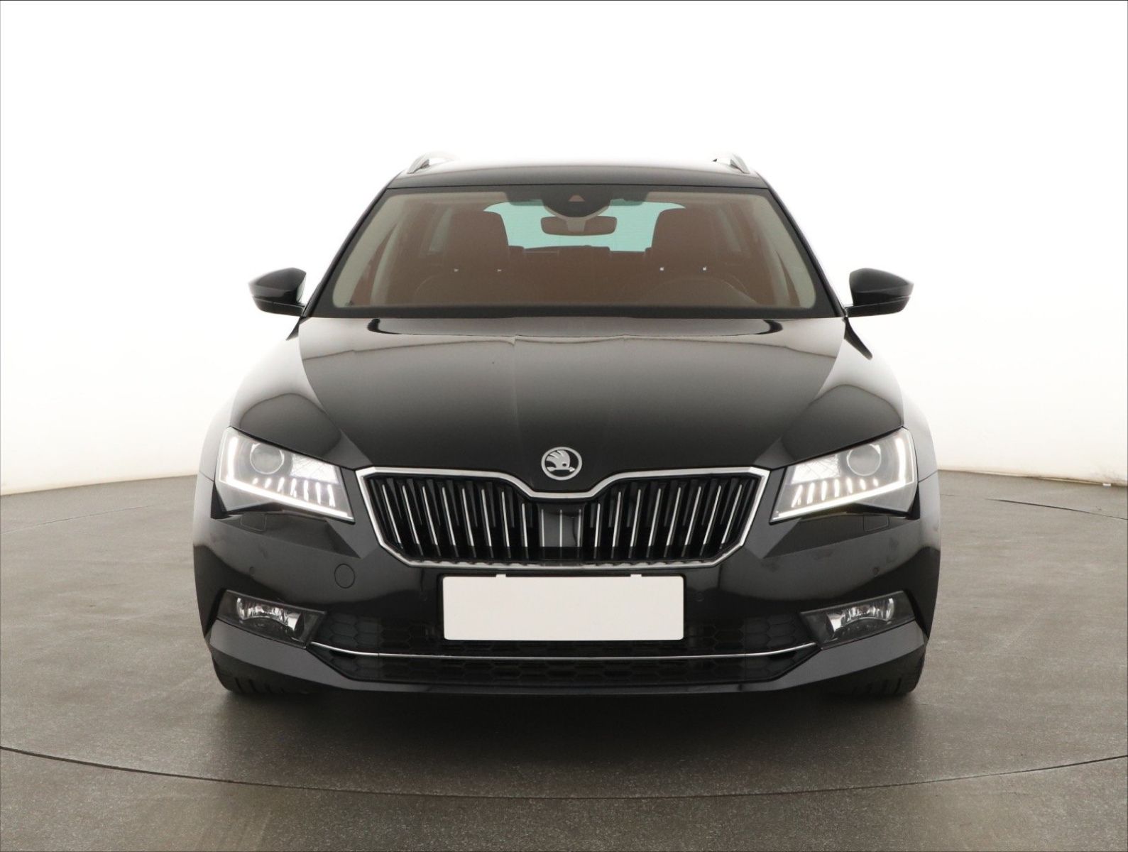Škoda Superb, 2.0 TDI, Laurin&Klement - fotka 2
