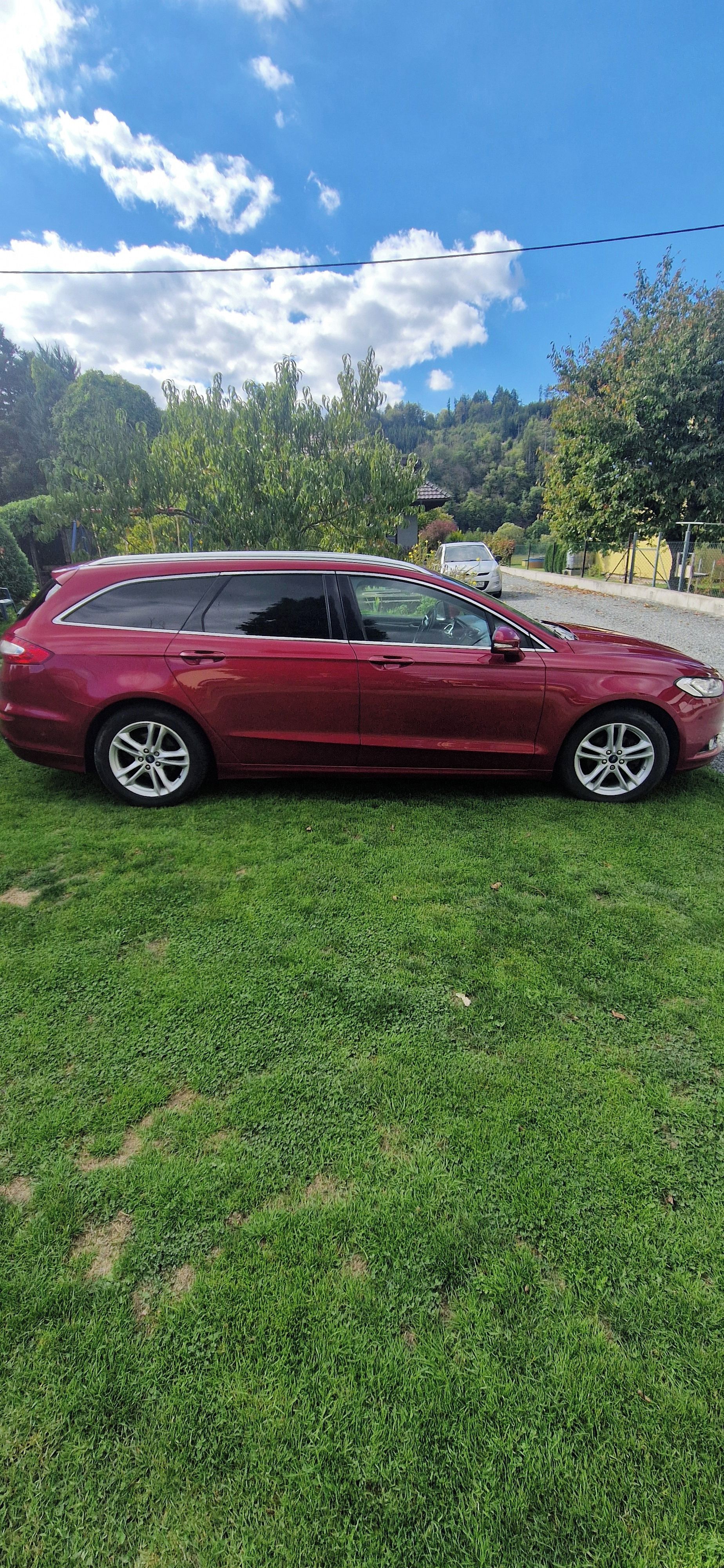 Ford Mondeo, Ford Mondeo Mk5 kombi 2.0 TDCi - fotka 5