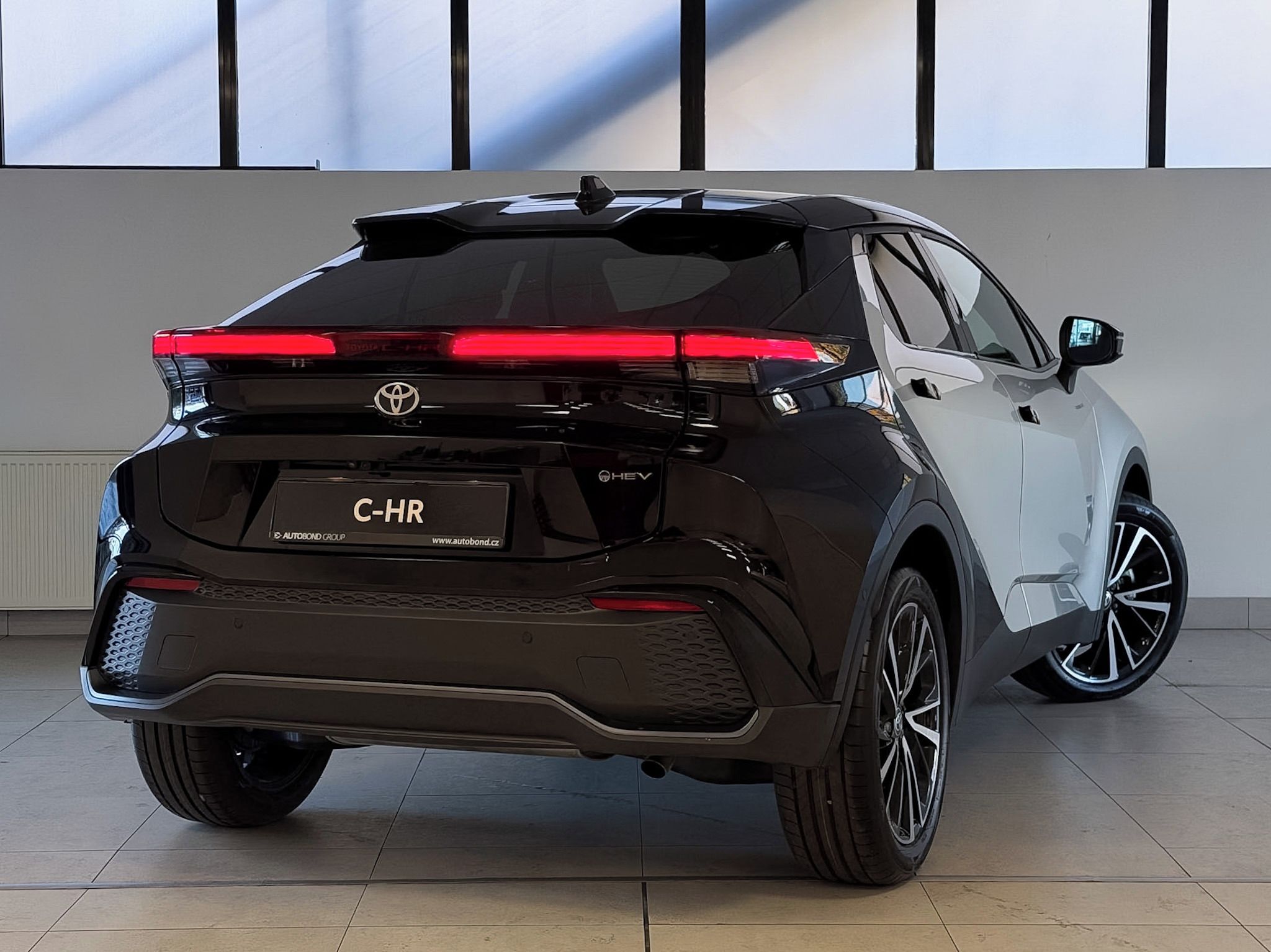 Toyota C-HR, Toyota C-HR, 2.0 HEV Prem. Ed. - fotka 4