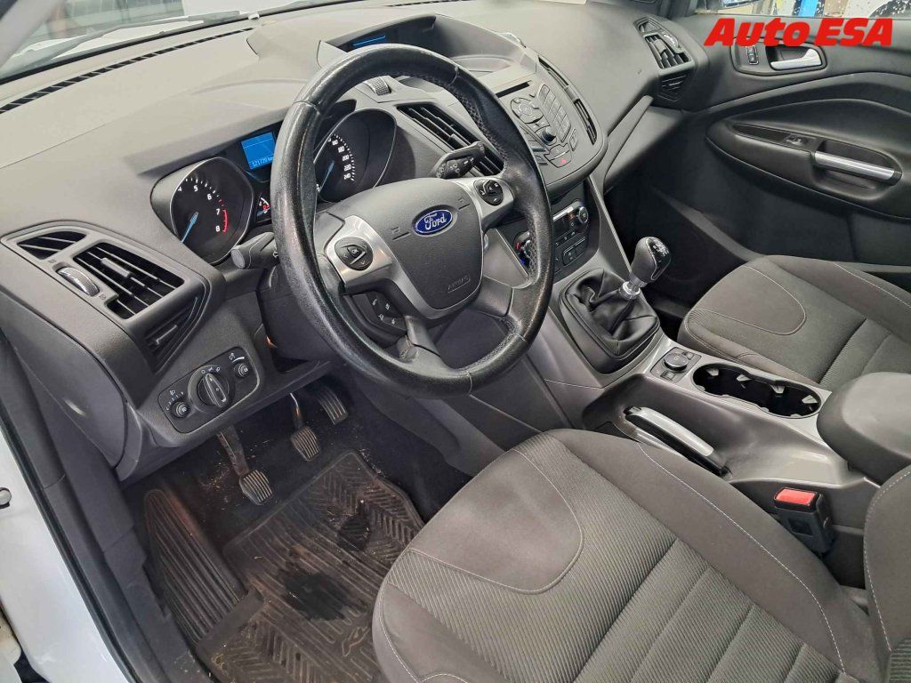 Ford Kuga, 1.5 i,2.maj,ČR - fotka 3